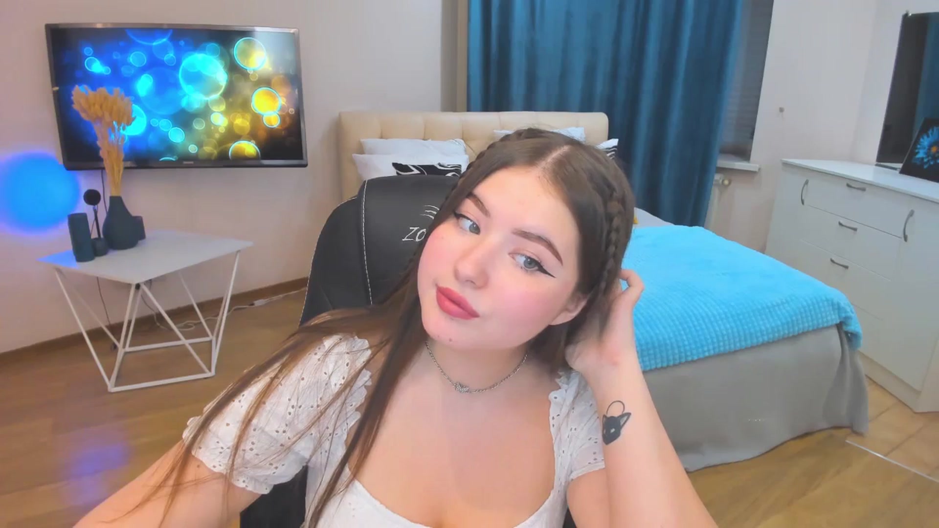 Gallery image thumbnail from AdmireMyEyes's myfreecams stream on, 10/26/2023, 13:59 image 4 of 20