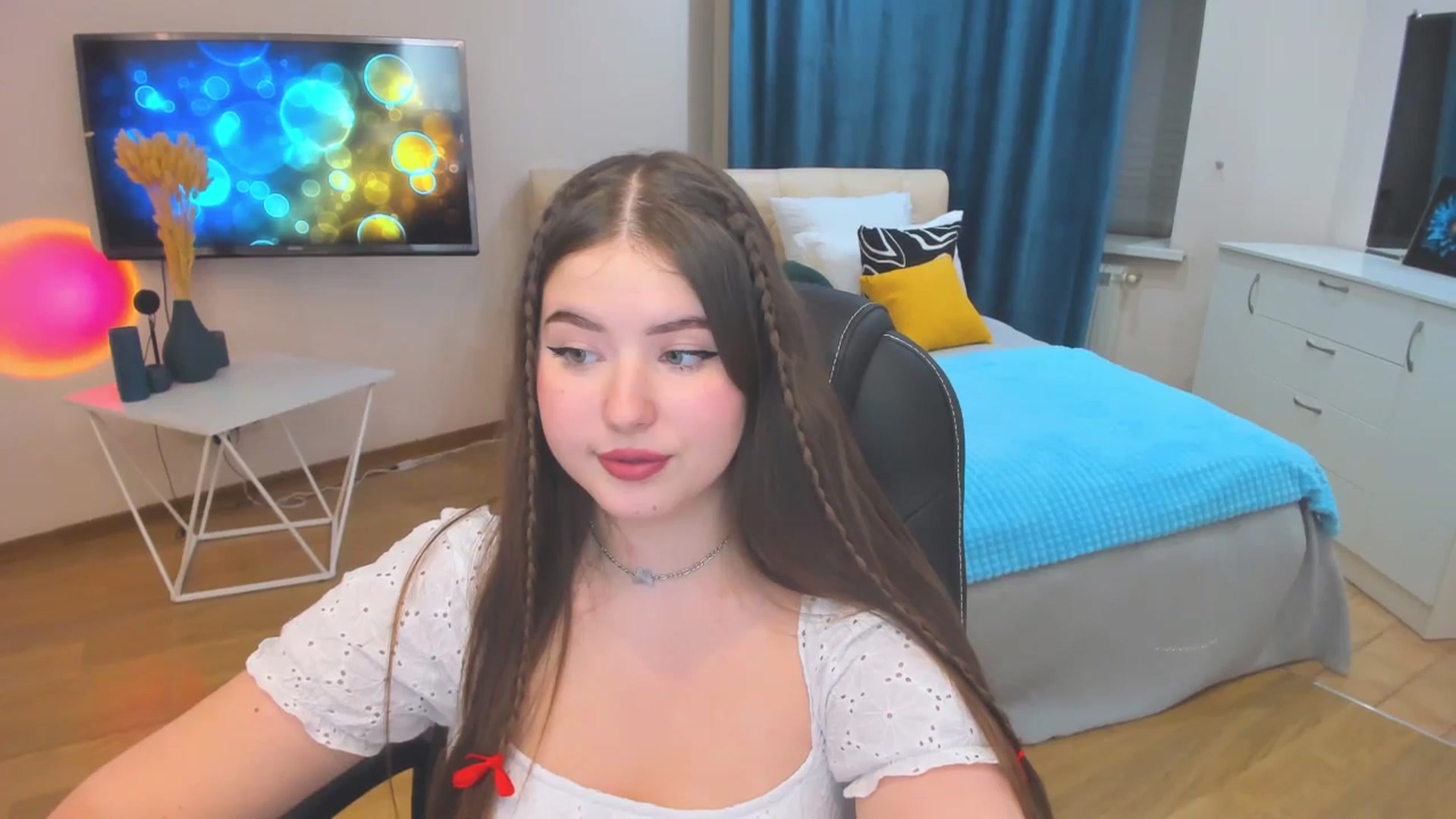 Gallery image thumbnail from AdmireMyEyes's myfreecams stream on, 10/26/2023, 16:50 image 6 of 20
