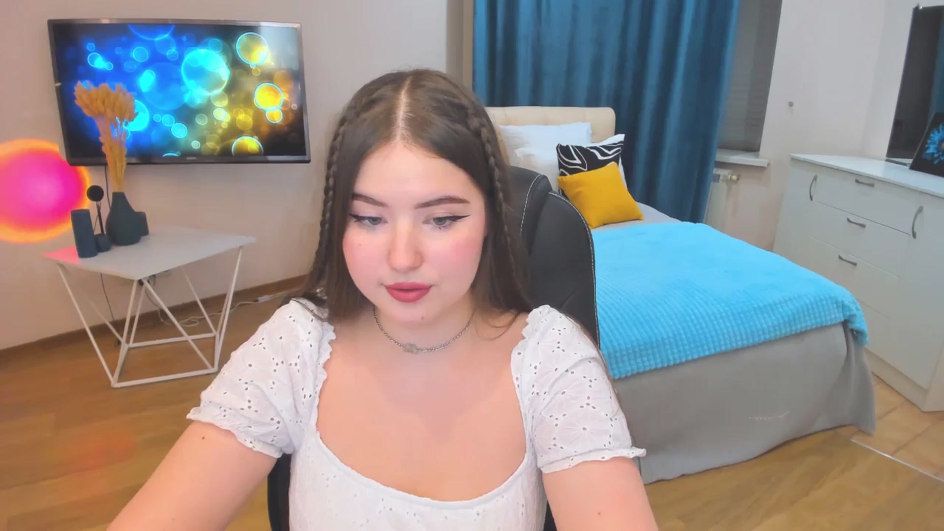 Gallery image thumbnail from AdmireMyEyes's myfreecams stream on, 10/26/2023, 16:50 image 3 of 20