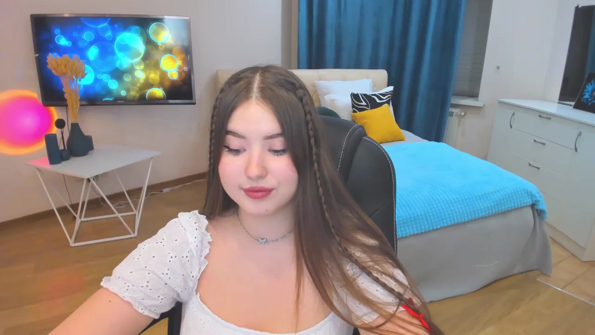 Gallery image thumbnail from AdmireMyEyes's myfreecams stream on, 10/26/2023, 16:50 image 19 of 20