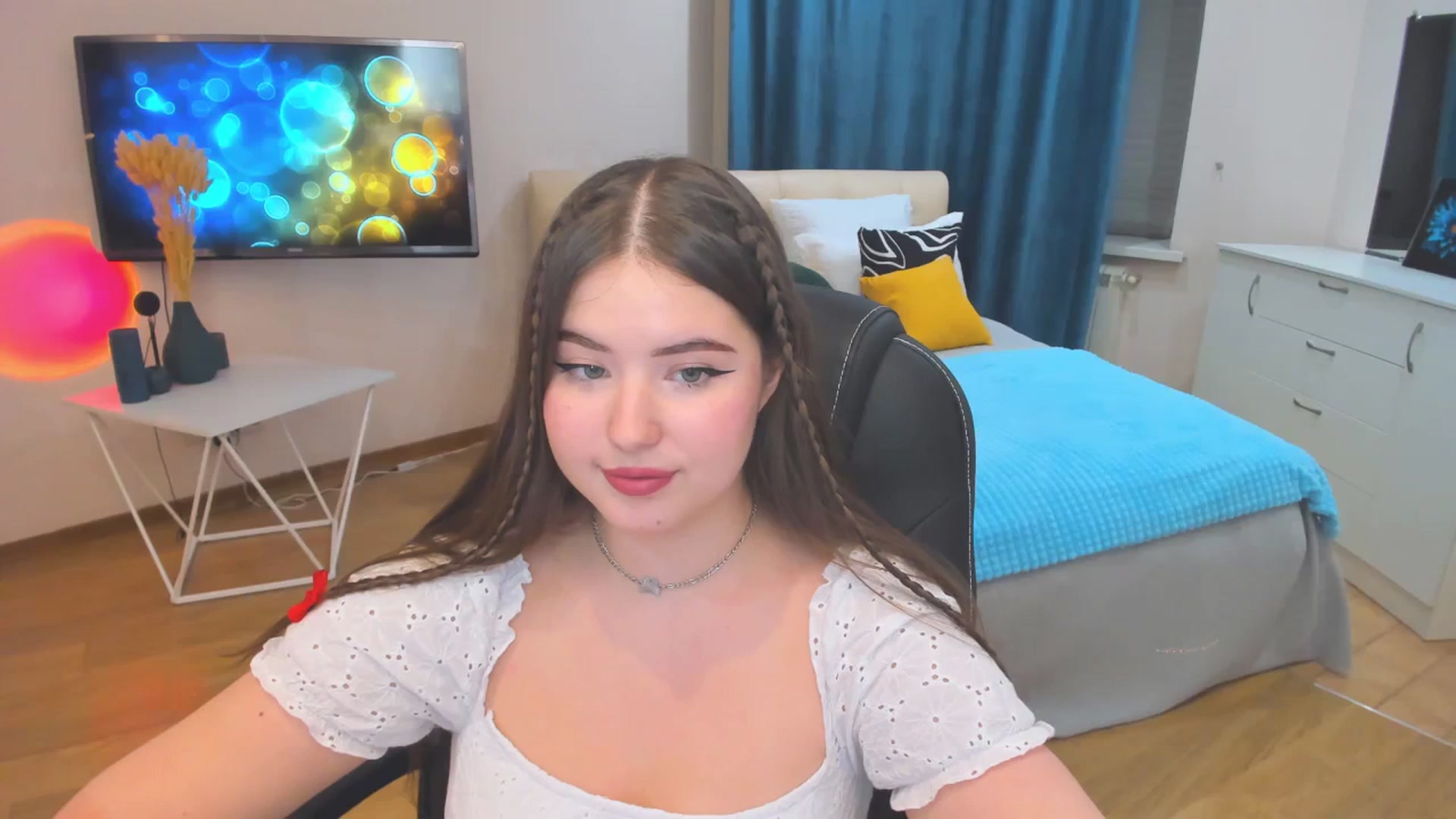 Gallery image thumbnail from AdmireMyEyes's myfreecams stream on, 10/26/2023, 16:50 image 12 of 20