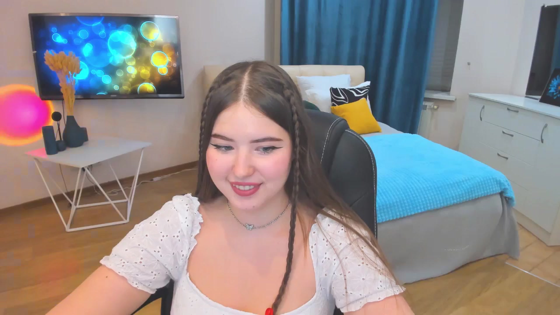 Gallery image thumbnail from AdmireMyEyes's myfreecams stream on, 10/26/2023, 16:50 image 17 of 20