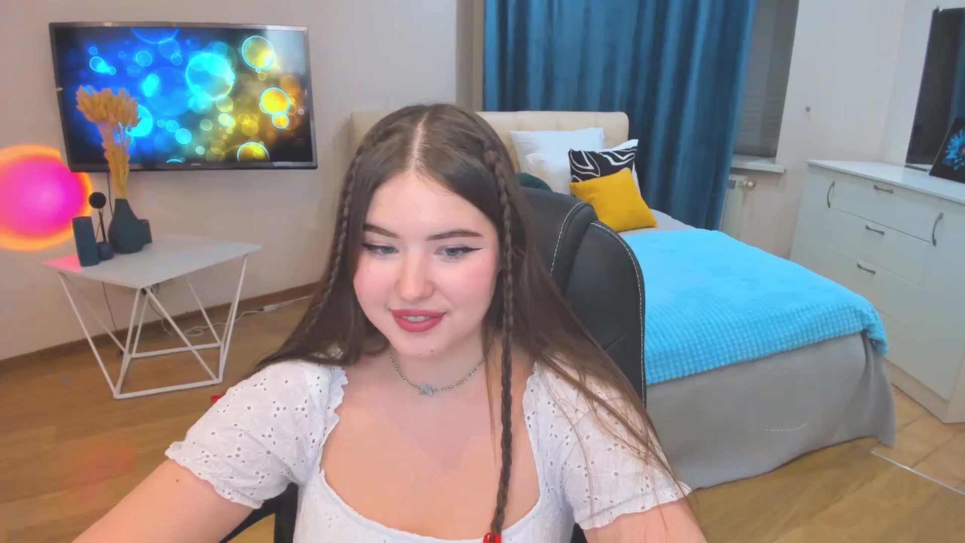Gallery image thumbnail from AdmireMyEyes's myfreecams stream on, 10/26/2023, 16:50 image 16 of 20
