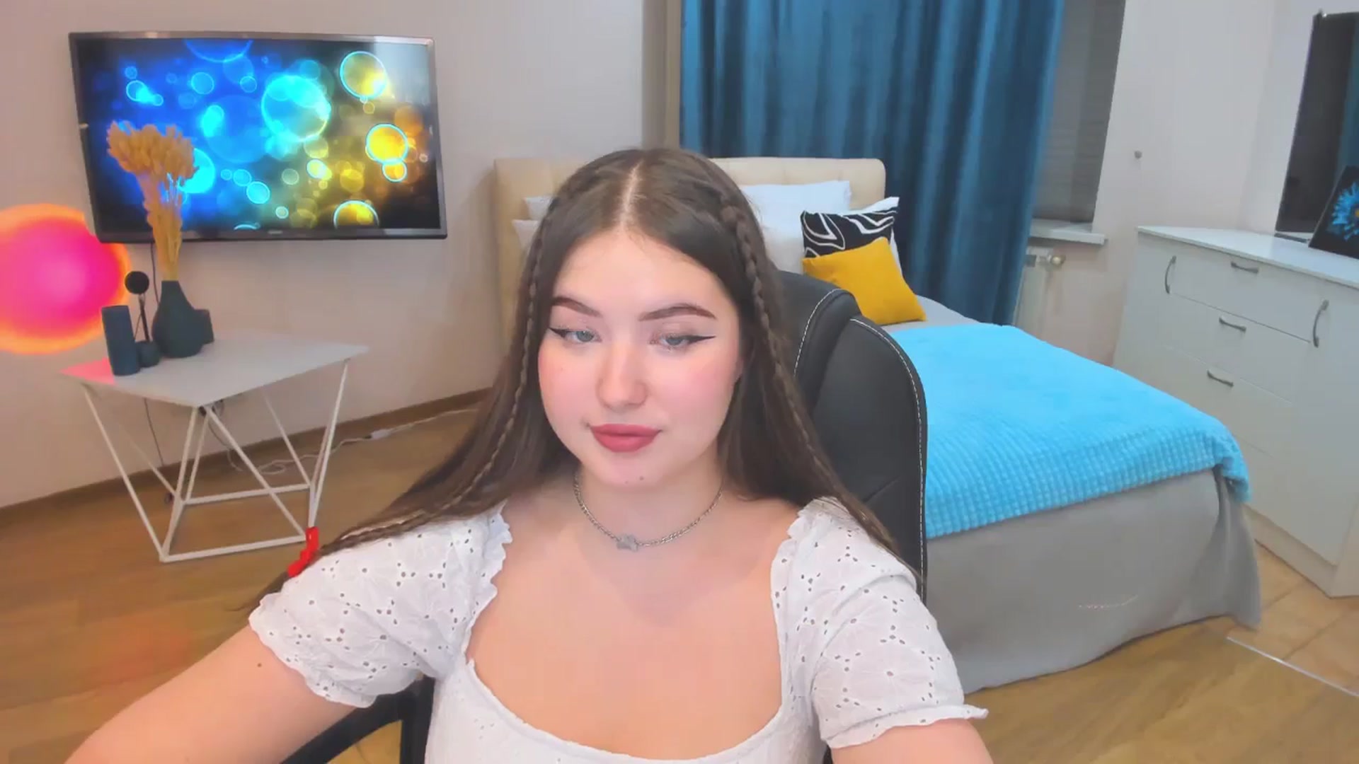 Gallery image thumbnail from AdmireMyEyes's myfreecams stream on, 10/26/2023, 16:50 image 10 of 20