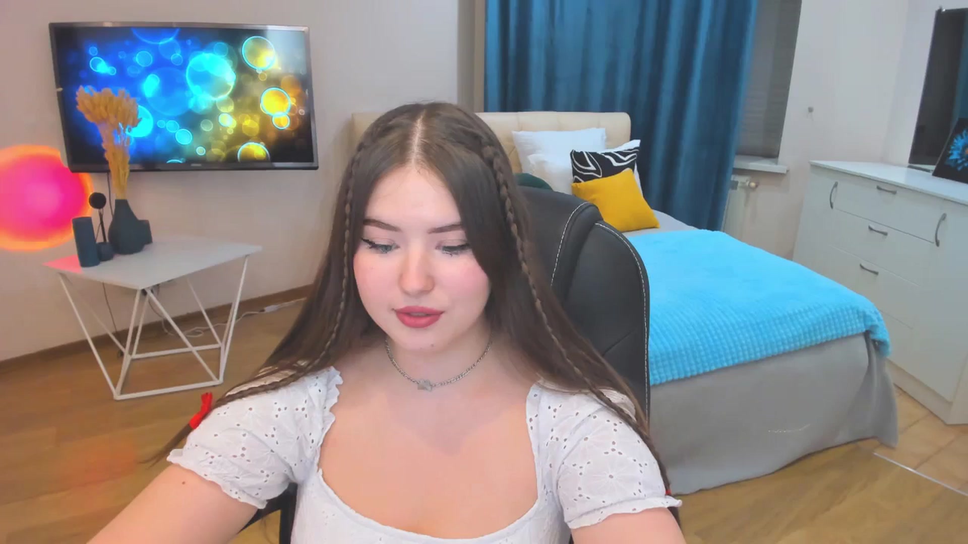 Gallery image thumbnail from AdmireMyEyes's myfreecams stream on, 10/26/2023, 16:50 image 11 of 20