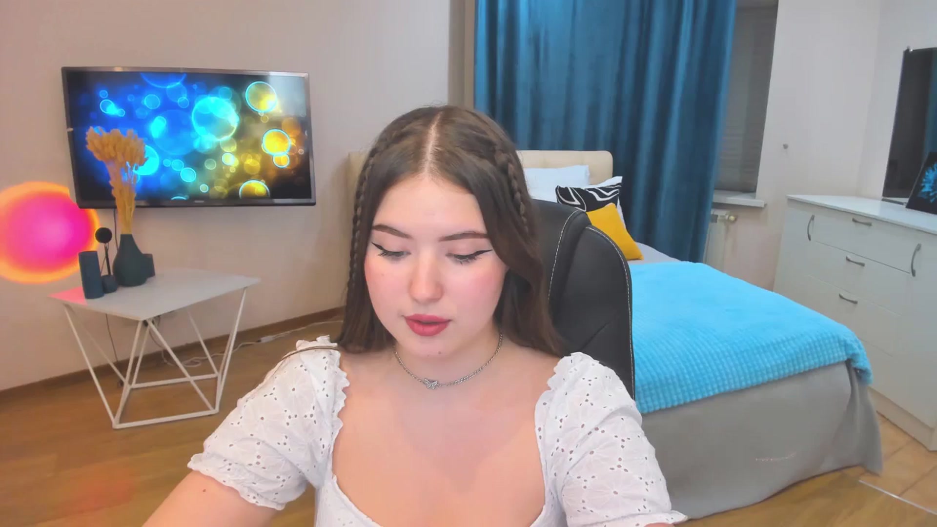 Gallery image thumbnail from AdmireMyEyes's myfreecams stream on, 10/26/2023, 16:50 image 1 of 20