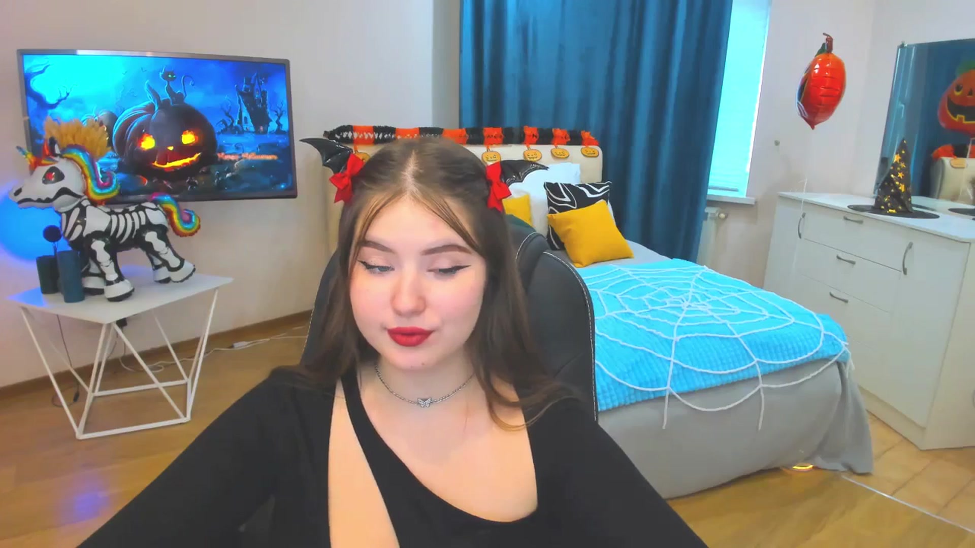Gallery image thumbnail from AdmireMyEyes's myfreecams stream on, 10/29/2023, 09:52 image 4 of 20