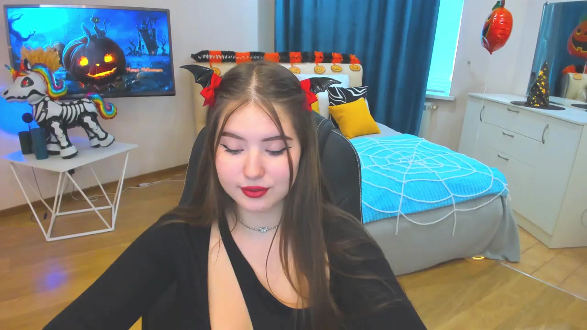 Gallery image thumbnail from AdmireMyEyes's myfreecams stream on, 10/29/2023, 09:52 image 14 of 20