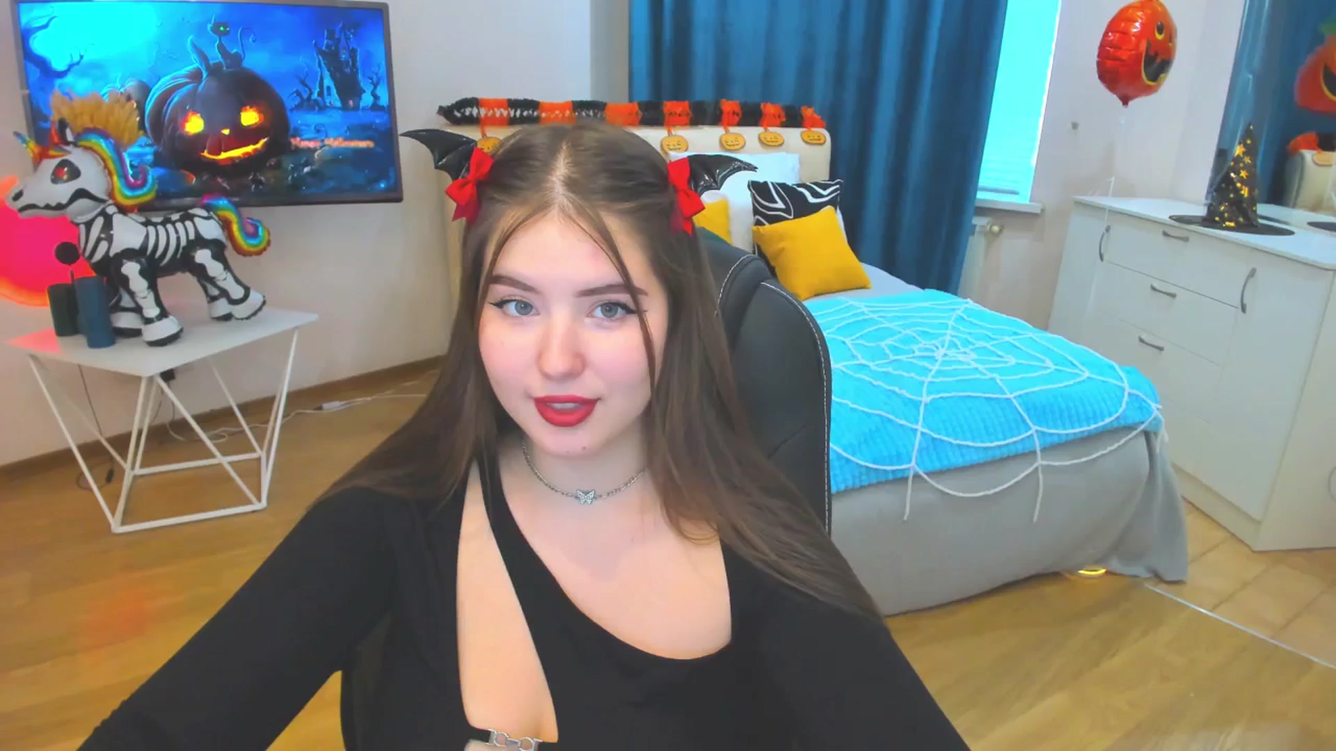 Gallery image thumbnail from AdmireMyEyes's myfreecams stream on, 10/29/2023, 09:52 image 10 of 20