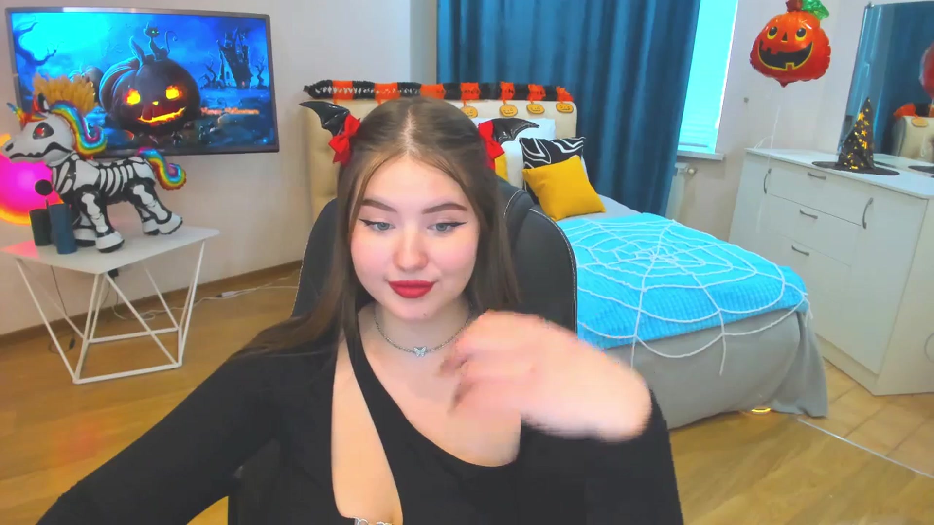 Gallery image thumbnail from AdmireMyEyes's myfreecams stream on, 10/29/2023, 09:52 image 15 of 20