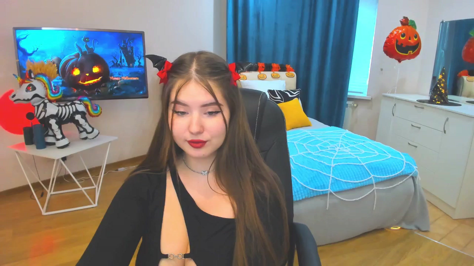 Gallery image thumbnail from AdmireMyEyes's myfreecams stream on, 10/29/2023, 09:52 image 12 of 20