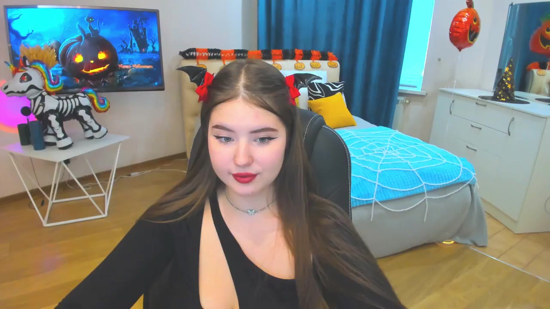 Gallery image thumbnail from AdmireMyEyes's myfreecams stream on, 10/29/2023, 09:52 image 19 of 20