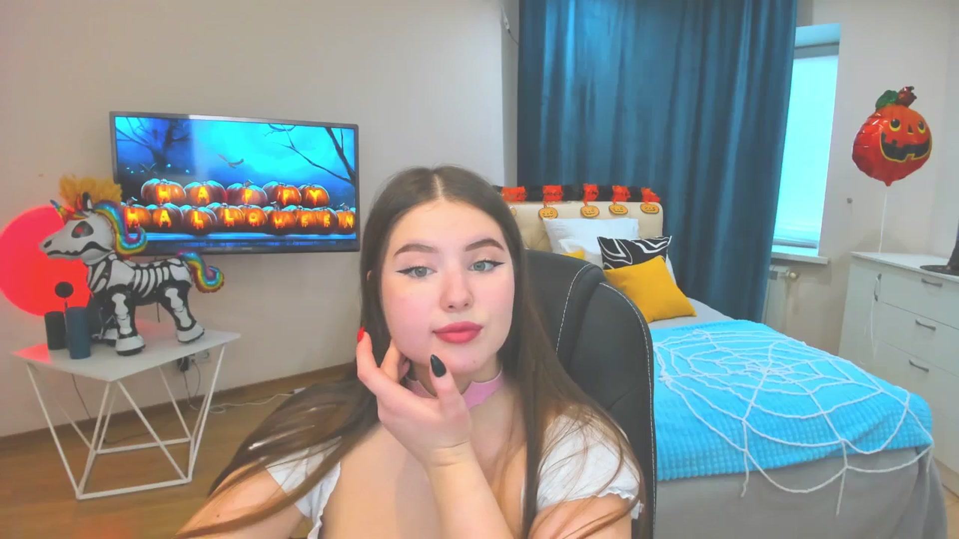 Gallery image thumbnail from AdmireMyEyes's myfreecams stream on, 10/30/2023, 07:47 image 8 of 20