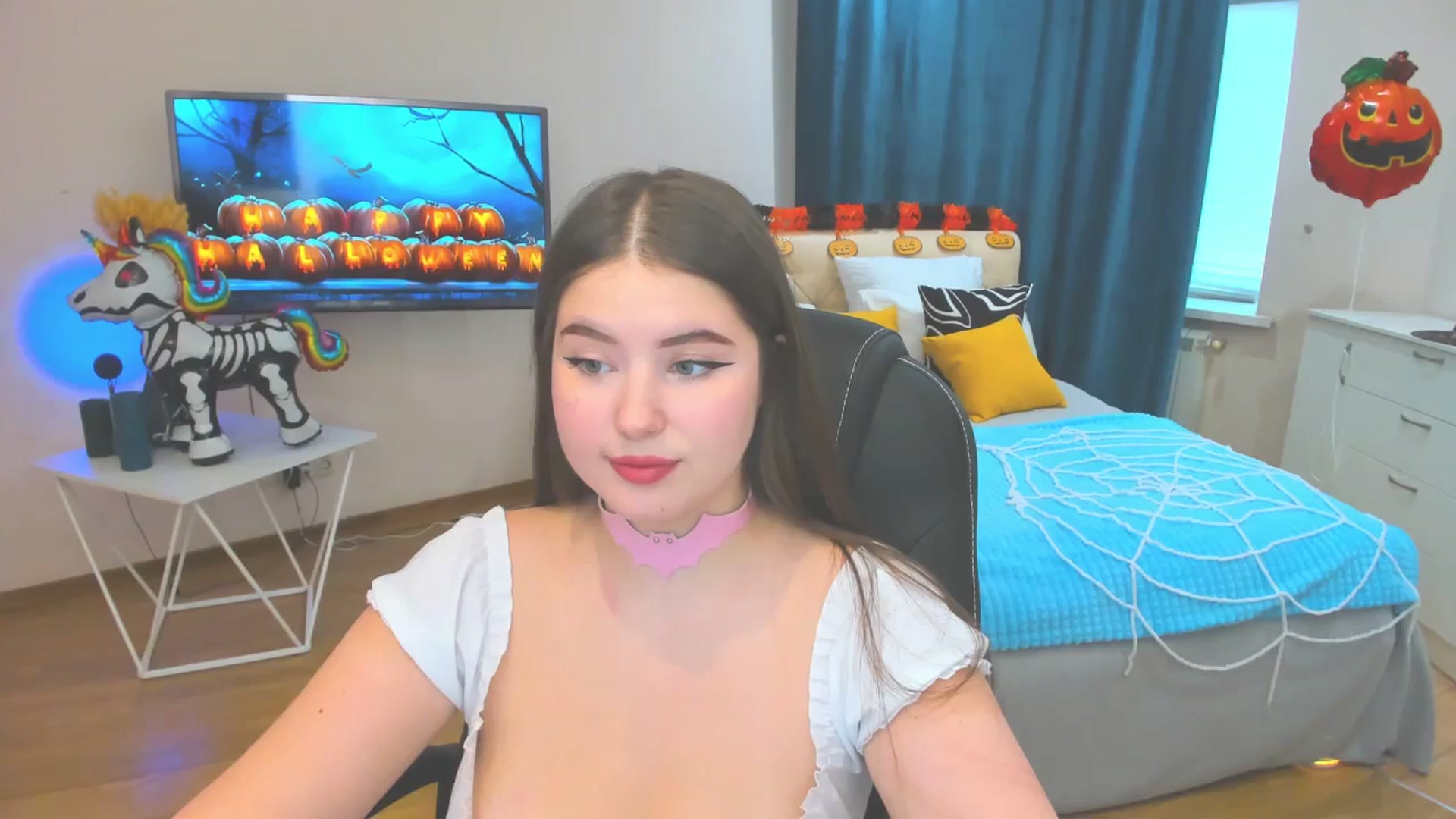 Gallery image thumbnail from AdmireMyEyes's myfreecams stream on, 10/30/2023, 07:47 image 16 of 20