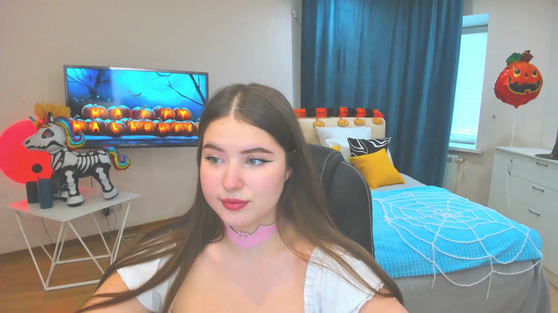 Gallery image thumbnail from AdmireMyEyes's myfreecams stream on, 10/30/2023, 07:47 image 9 of 20