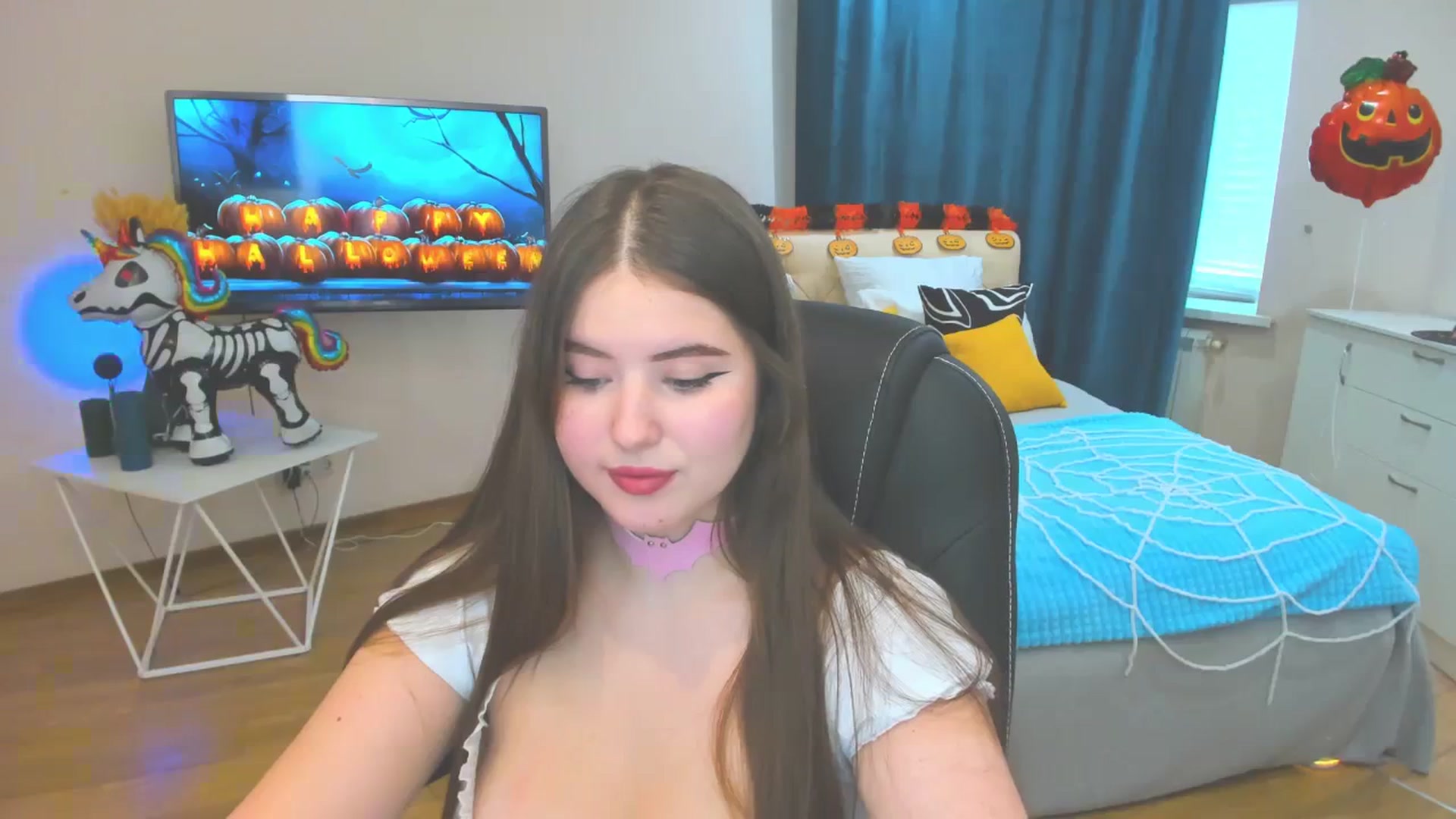 Gallery image thumbnail from AdmireMyEyes's myfreecams stream on, 10/30/2023, 07:47 image 14 of 20
