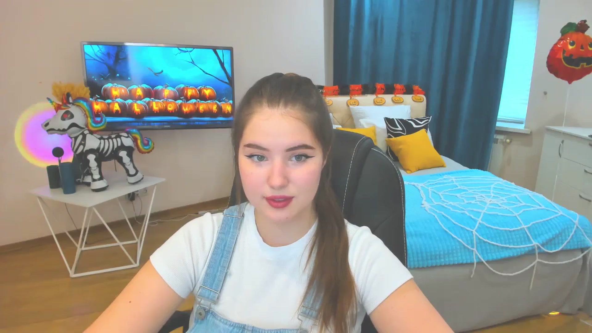 Gallery image thumbnail from AdmireMyEyes's myfreecams stream on, 10/30/2023, 09:48 image 15 of 20
