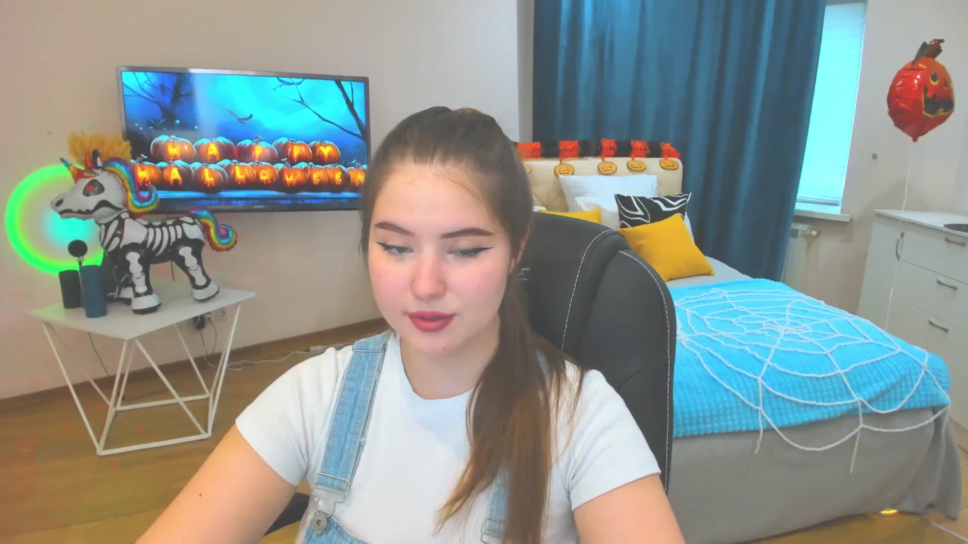 Gallery image thumbnail from AdmireMyEyes's myfreecams stream on, 10/30/2023, 09:48 image 9 of 20