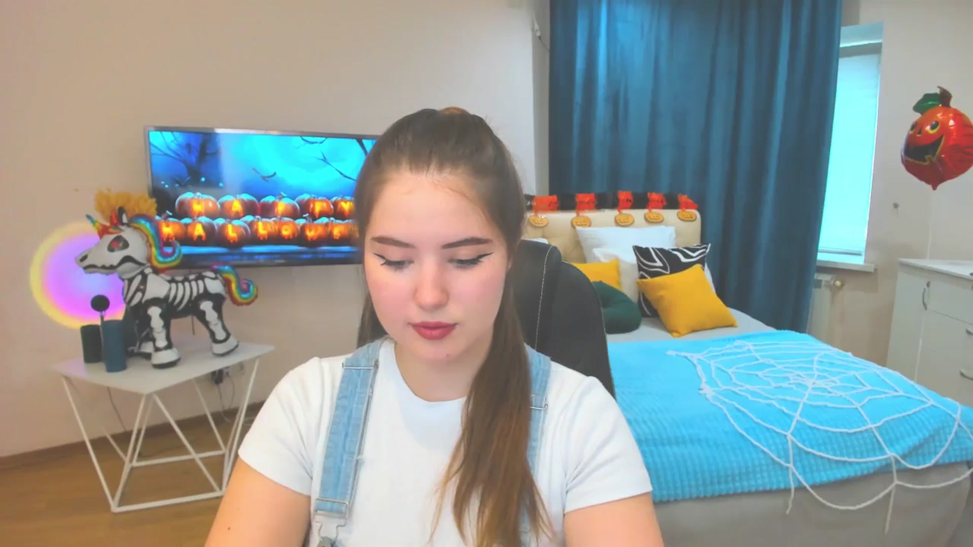 Gallery image thumbnail from AdmireMyEyes's myfreecams stream on, 10/30/2023, 09:48 image 7 of 20
