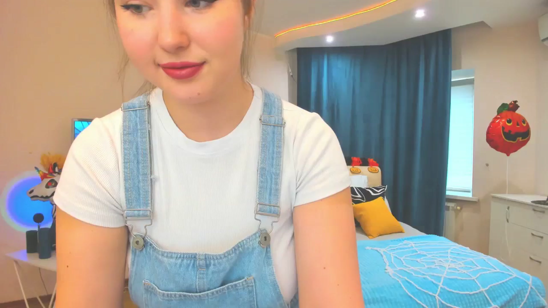 Gallery image thumbnail from AdmireMyEyes's myfreecams stream on, 10/30/2023, 09:48 image 4 of 20