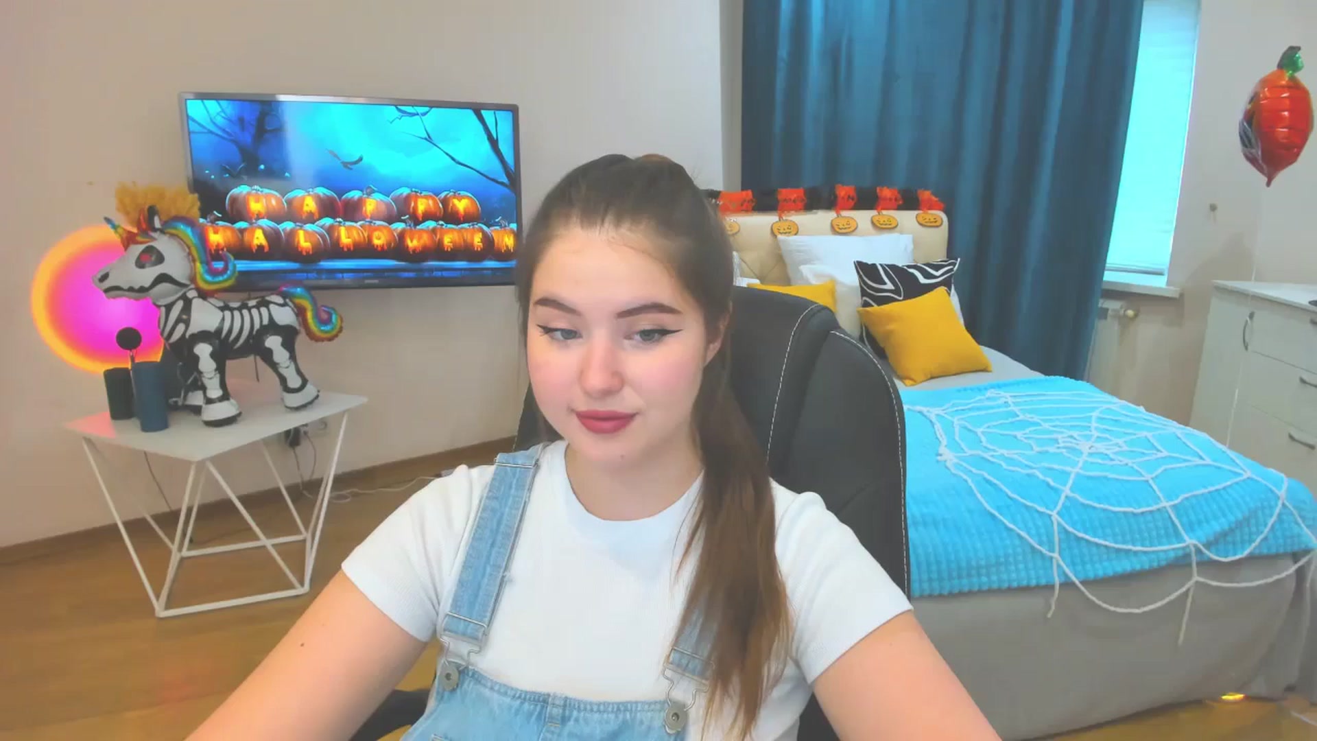 Gallery image thumbnail from AdmireMyEyes's myfreecams stream on, 10/30/2023, 09:48 image 14 of 20