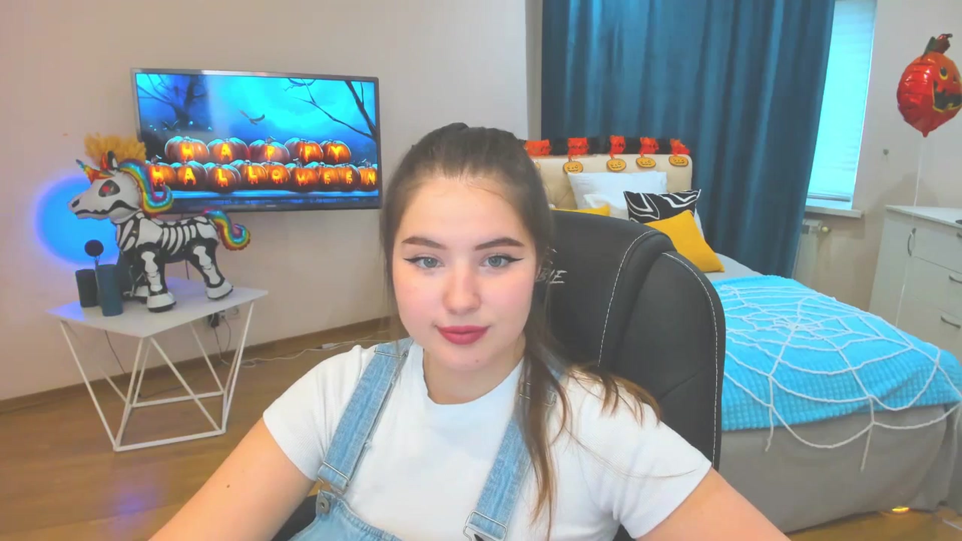Gallery image thumbnail from AdmireMyEyes's myfreecams stream on, 10/30/2023, 09:48 image 16 of 20