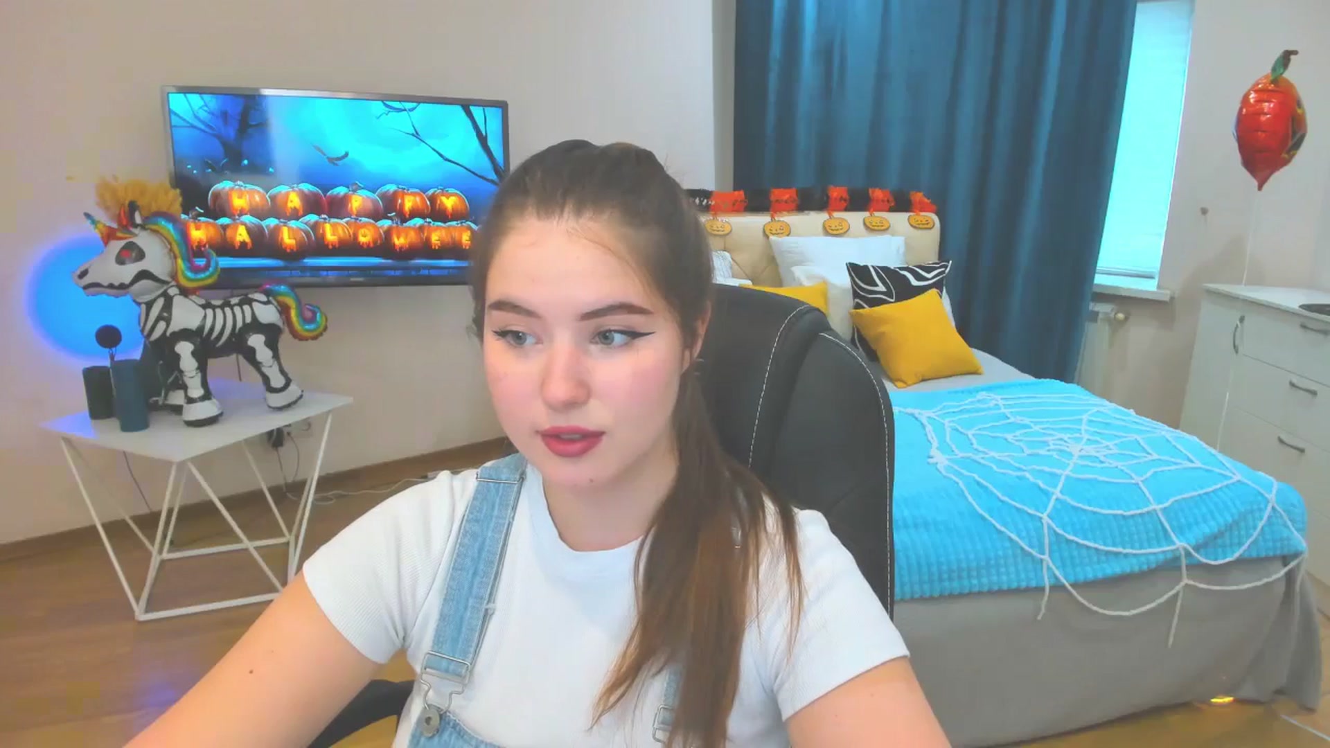 Gallery image thumbnail from AdmireMyEyes's myfreecams stream on, 10/30/2023, 09:48 image 8 of 20