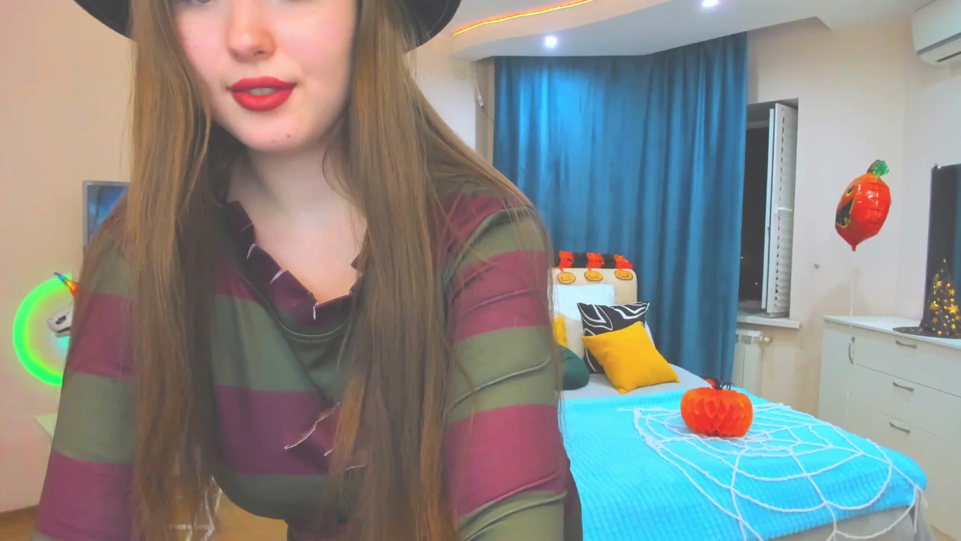 Gallery image thumbnail from AdmireMyEyes's myfreecams stream on, 10/31/2023, 16:45 image 3 of 20