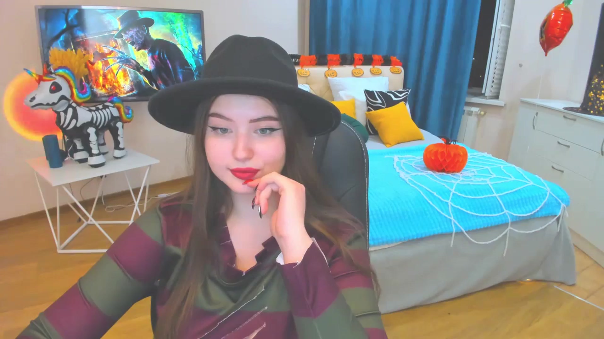 Gallery image thumbnail from AdmireMyEyes's myfreecams stream on, 10/31/2023, 16:45 image 12 of 20