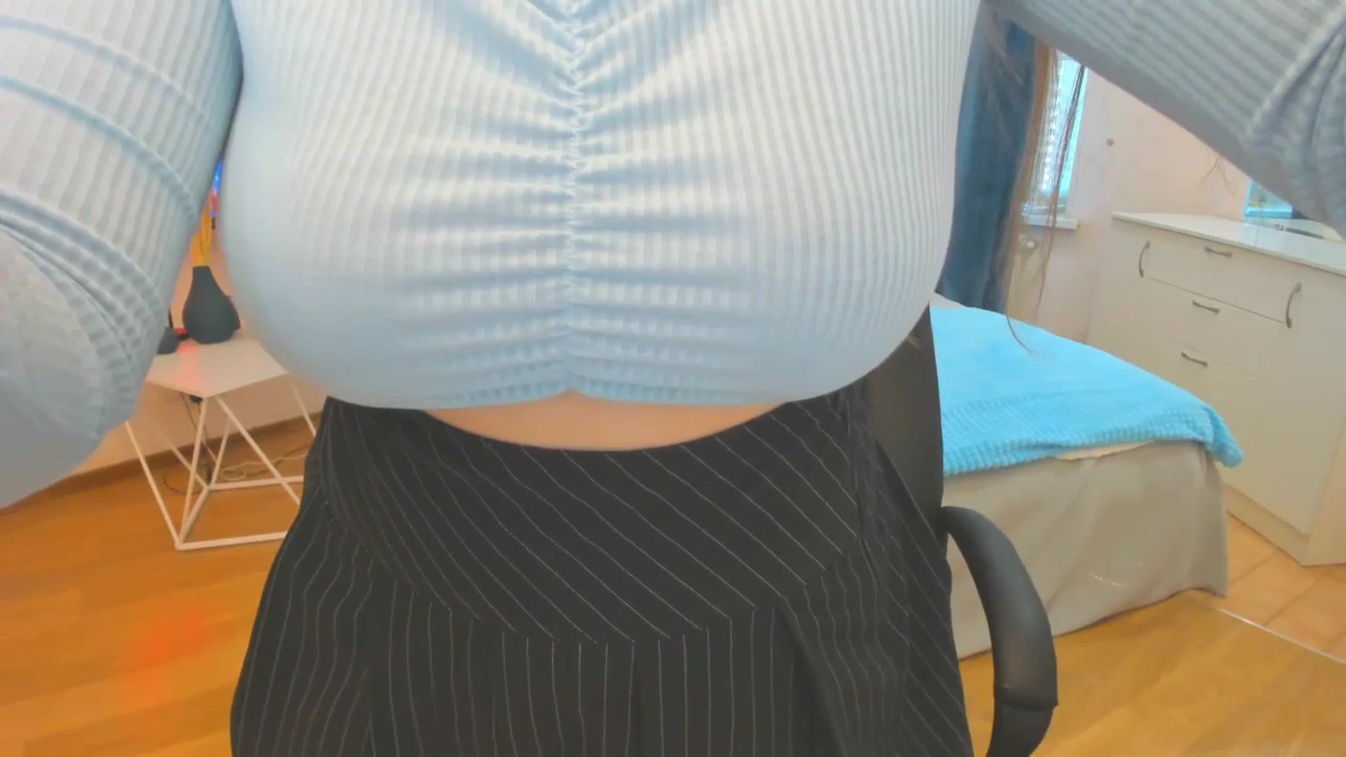 Gallery image thumbnail from AdmireMyEyes's myfreecams stream on, 11/08/2023, 09:33 image 19 of 20
