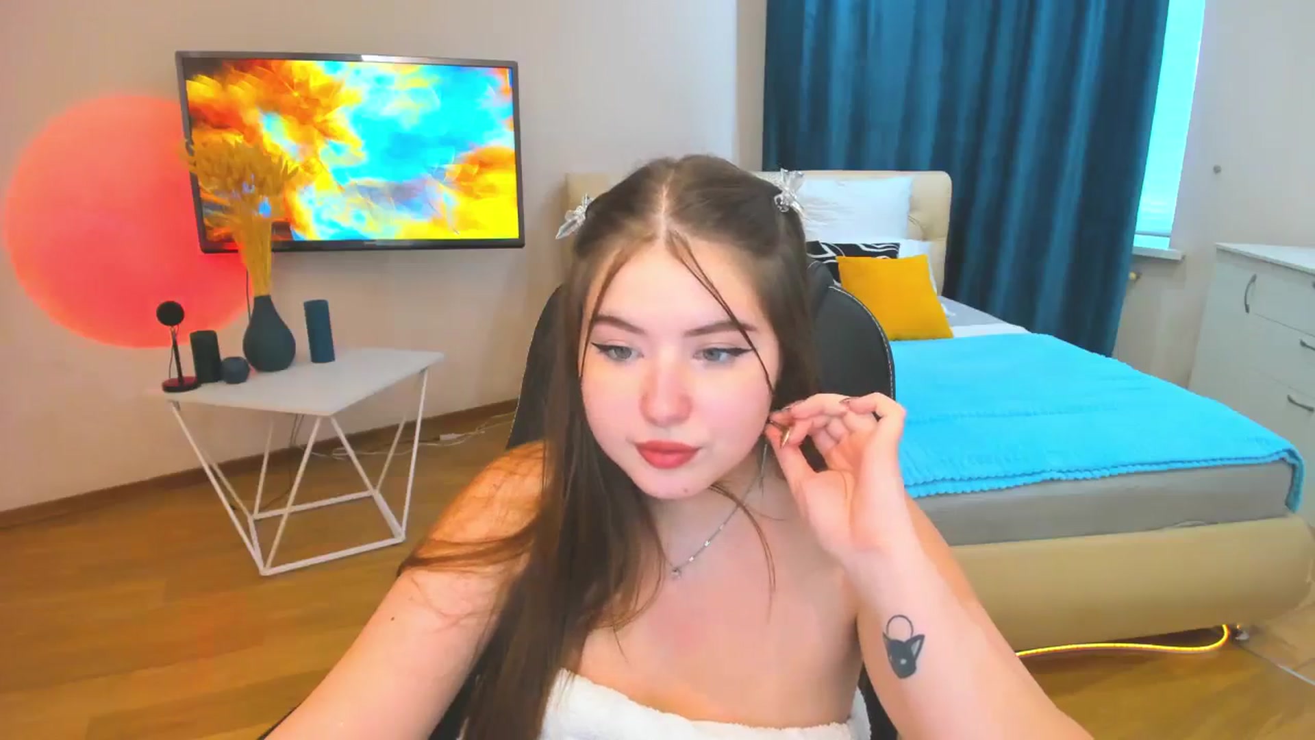 Gallery image thumbnail from AdmireMyEyes's myfreecams stream on, 11/10/2023, 09:47 image 13 of 20