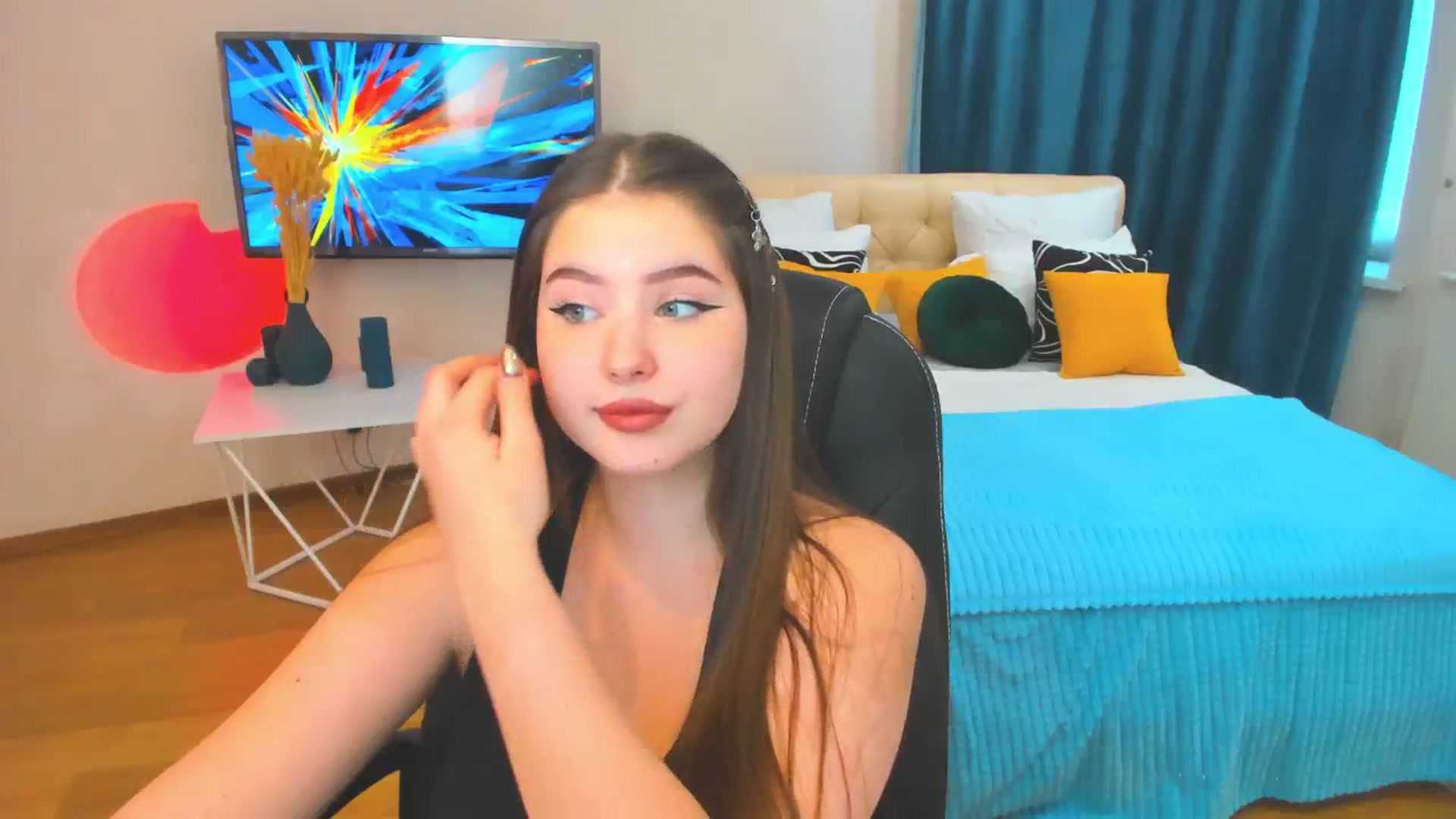 Gallery image thumbnail from AdmireMyEyes's myfreecams stream on, 11/22/2023, 09:36 image 16 of 20