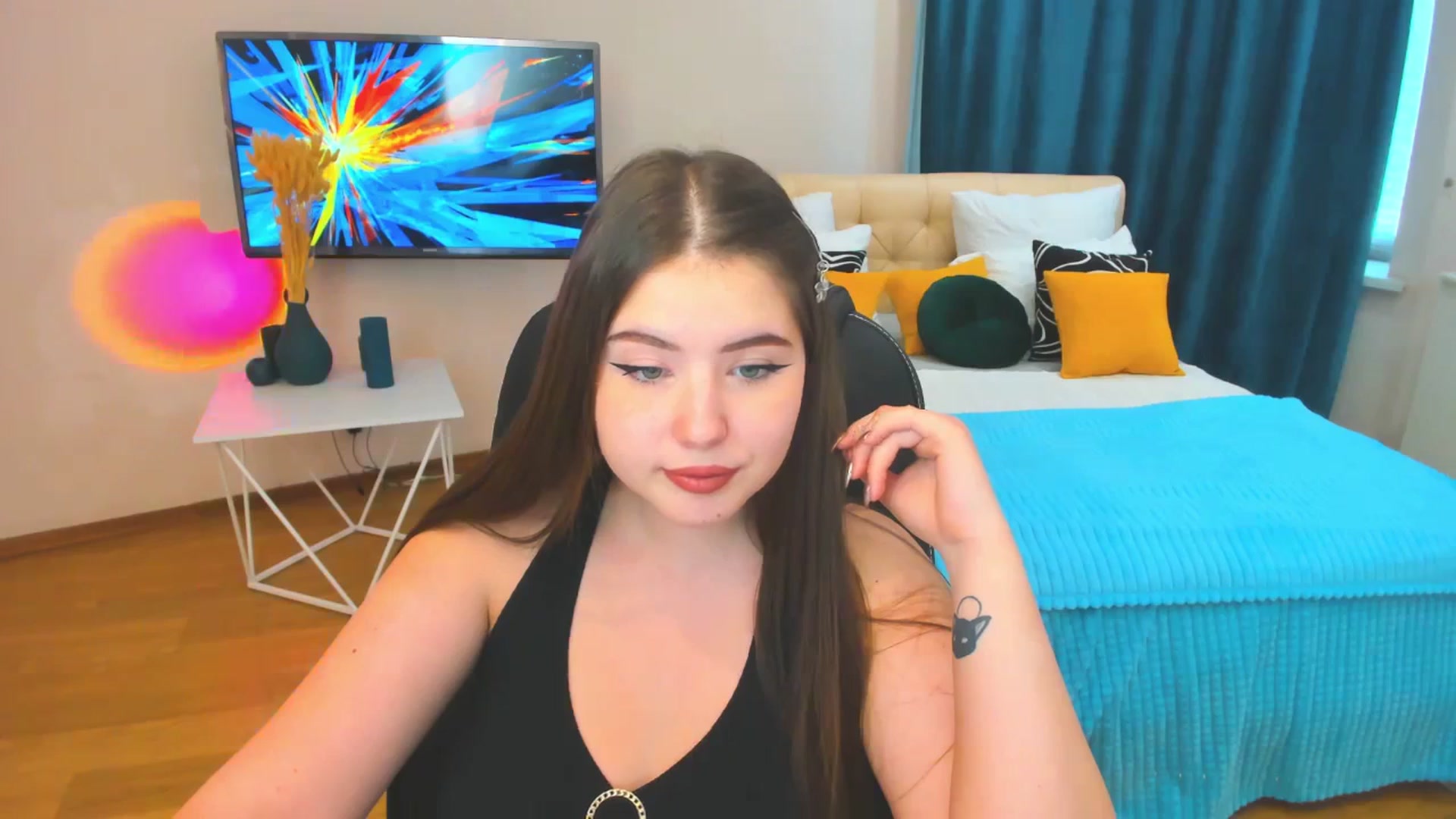 Gallery image thumbnail from AdmireMyEyes's myfreecams stream on, 11/22/2023, 09:36 image 4 of 20