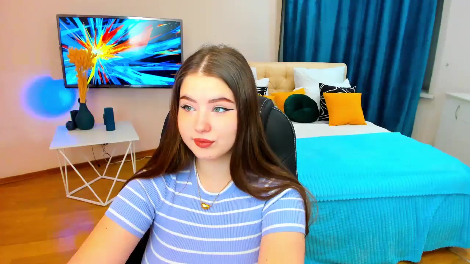 Gallery image thumbnail from AdmireMyEyes's myfreecams stream on, 11/24/2023, 03:54 image 14 of 20