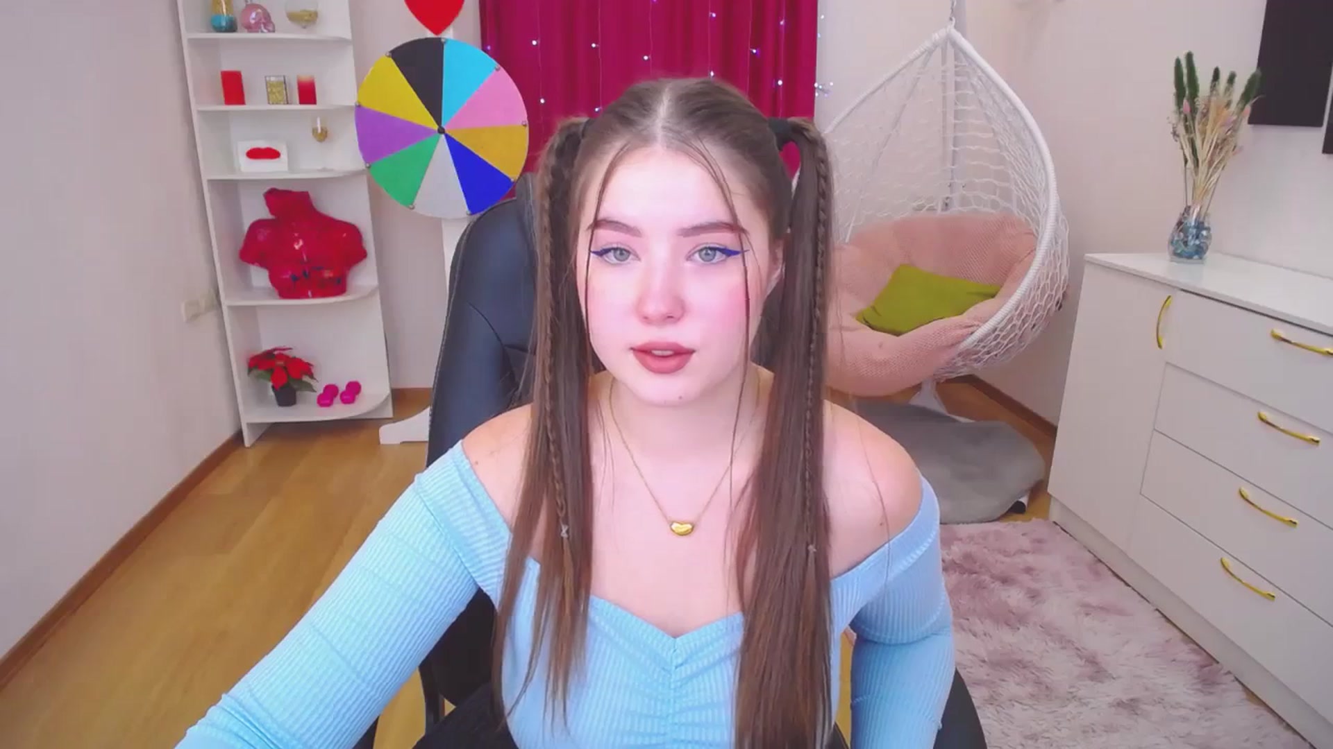 Gallery image thumbnail from AdmireMyEyes's myfreecams stream on, 11/25/2023, 11:31 image 7 of 20