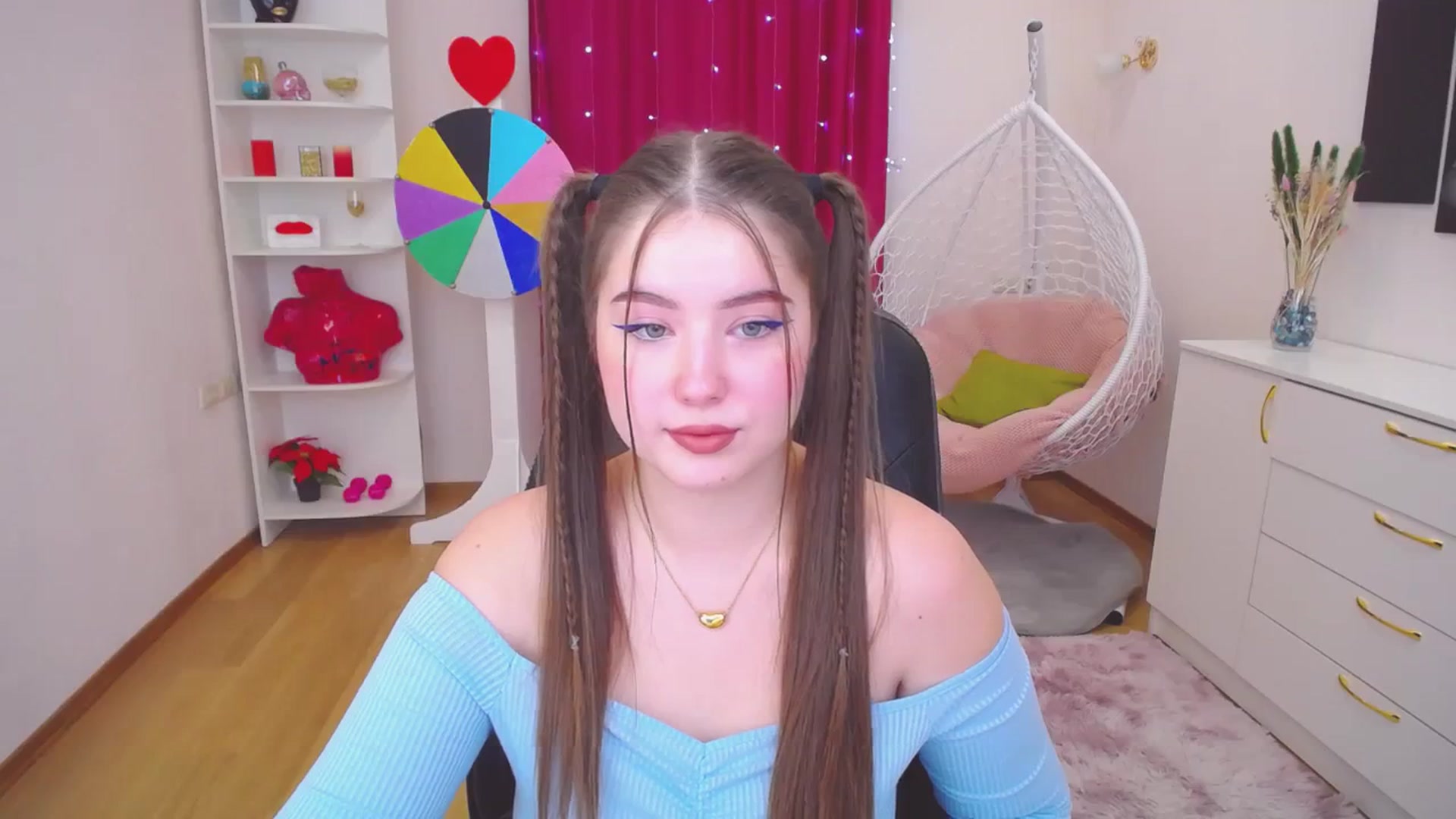 Gallery image thumbnail from AdmireMyEyes's myfreecams stream on, 11/25/2023, 11:31 image 16 of 20