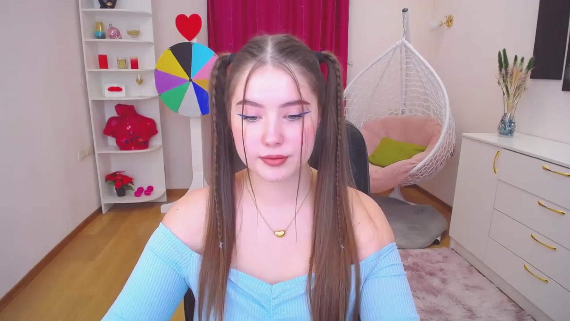 Gallery image thumbnail from AdmireMyEyes's myfreecams stream on, 11/25/2023, 11:31 image 15 of 20
