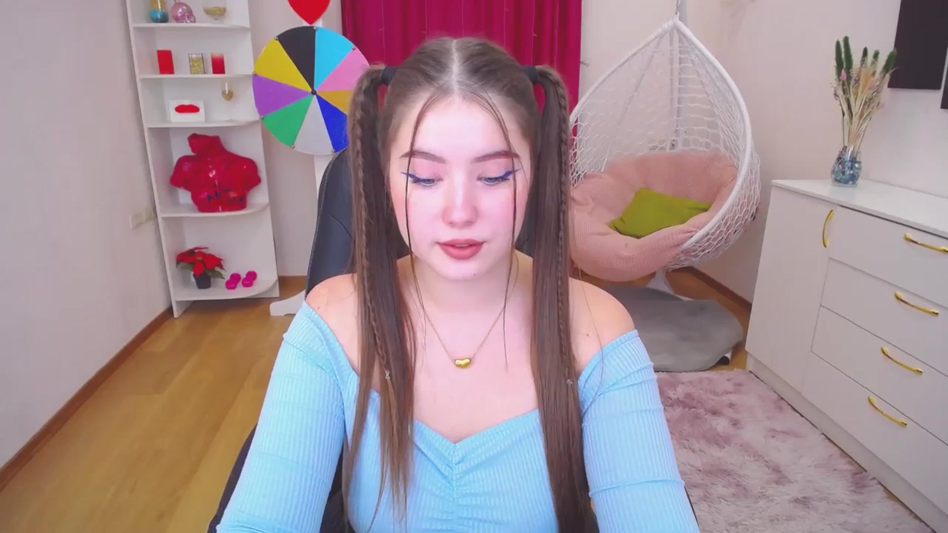 Gallery image thumbnail from AdmireMyEyes's myfreecams stream on, 11/25/2023, 11:31 image 8 of 20