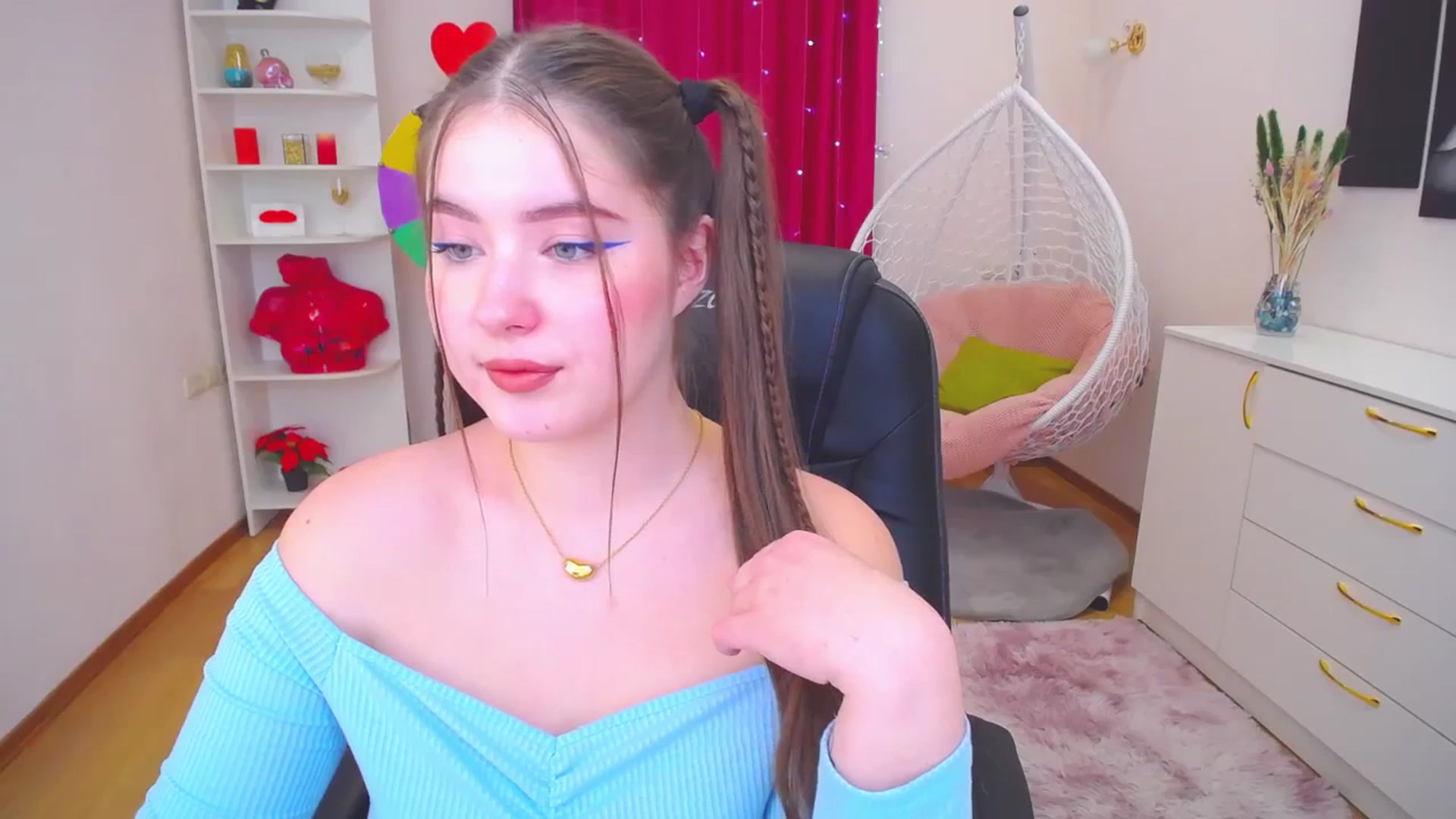 Gallery image thumbnail from AdmireMyEyes's myfreecams stream on, 11/25/2023, 12:47 image 15 of 20