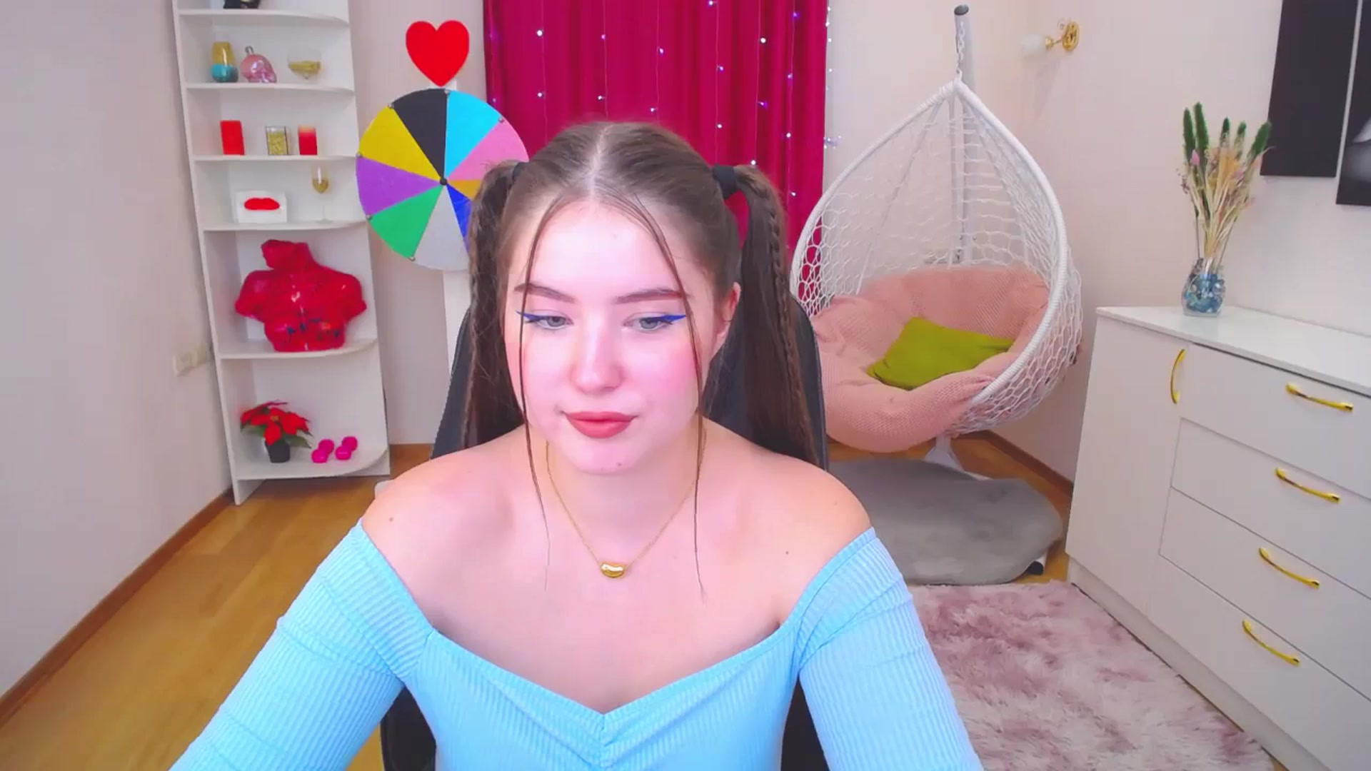 Gallery image thumbnail from AdmireMyEyes's myfreecams stream on, 11/25/2023, 12:47 image 18 of 20