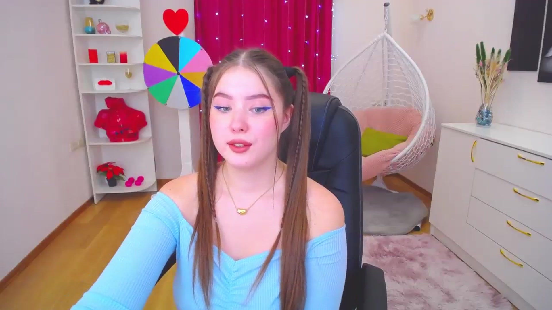 Gallery image thumbnail from AdmireMyEyes's myfreecams stream on, 11/25/2023, 12:47 image 19 of 20