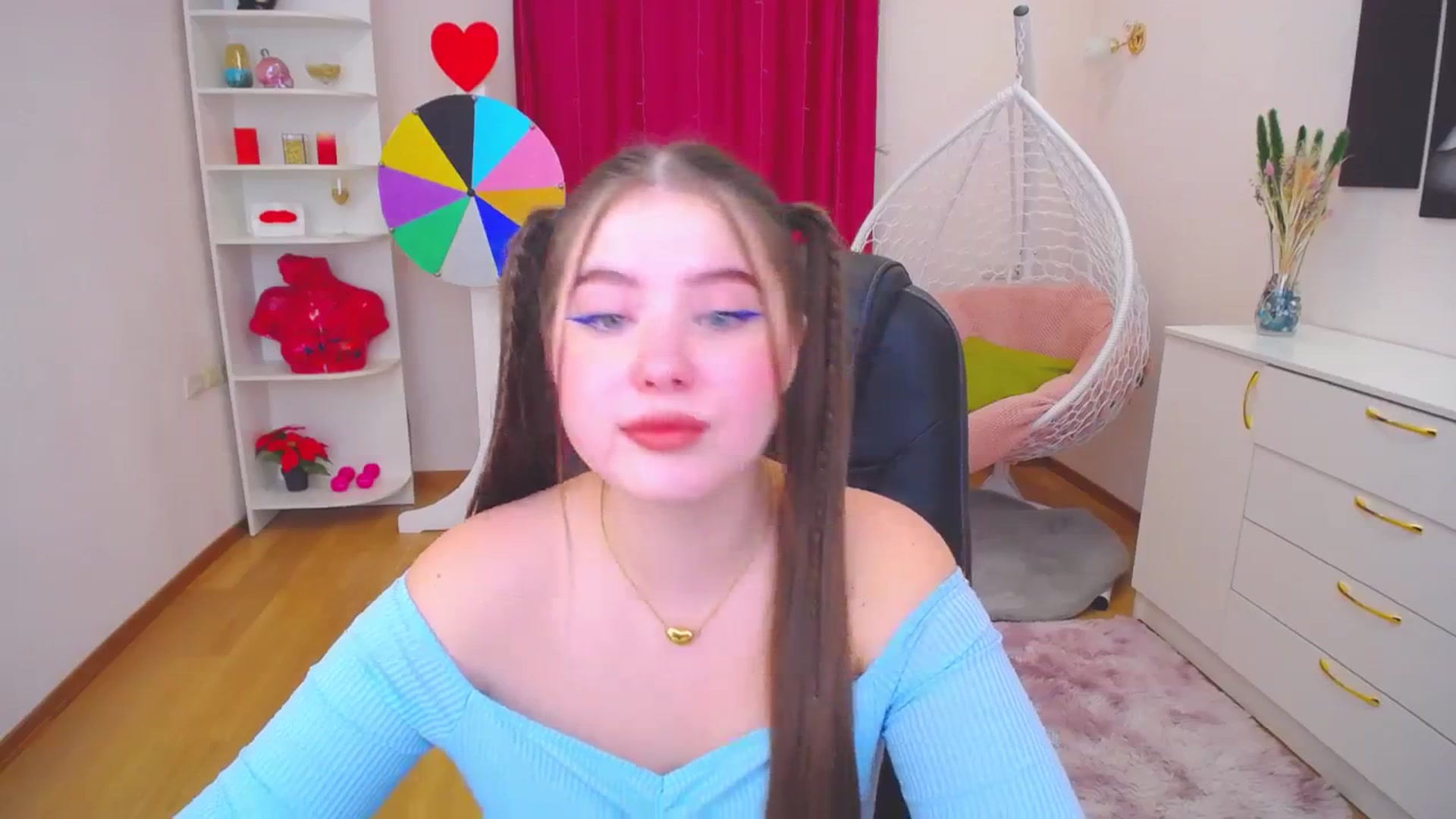 Gallery image thumbnail from AdmireMyEyes's myfreecams stream on, 11/25/2023, 12:47 image 14 of 20
