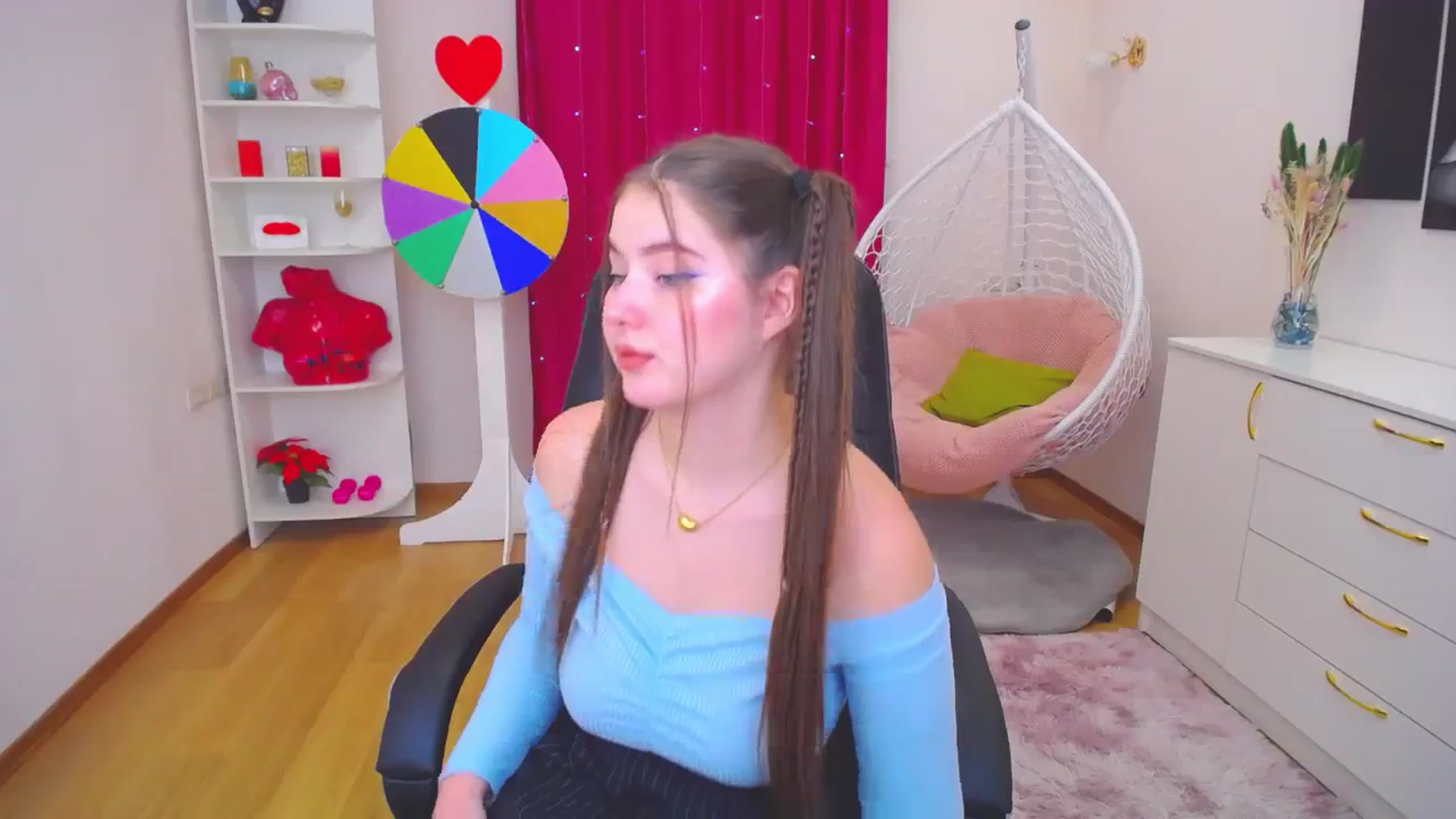 Gallery image thumbnail from AdmireMyEyes's myfreecams stream on, 11/25/2023, 15:57 image 3 of 20