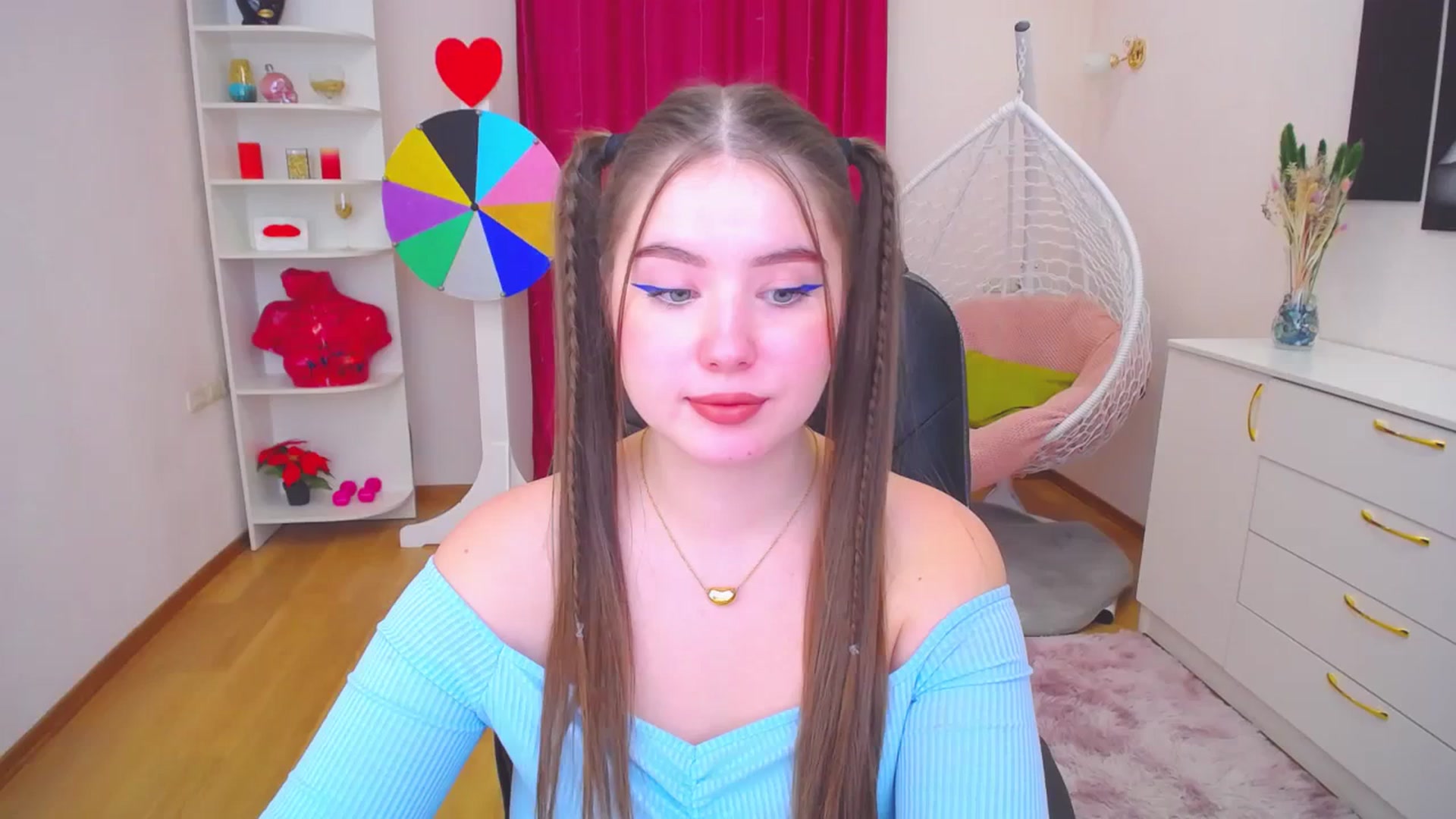 Gallery image thumbnail from AdmireMyEyes's myfreecams stream on, 11/25/2023, 15:57 image 8 of 20