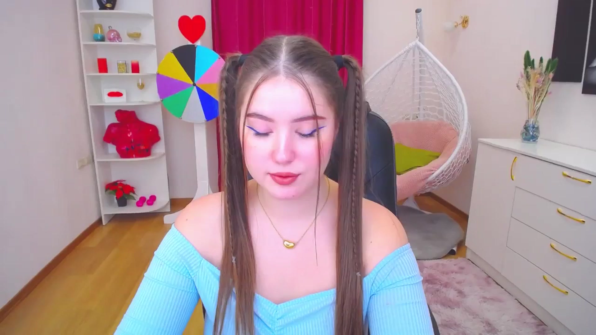 Gallery image thumbnail from AdmireMyEyes's myfreecams stream on, 11/25/2023, 15:57 image 10 of 20