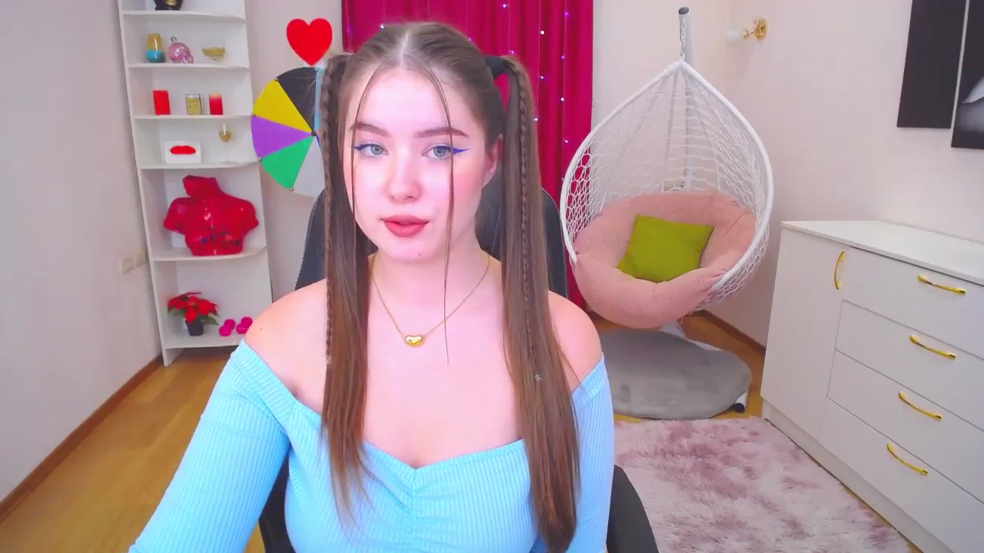 Gallery image thumbnail from AdmireMyEyes's myfreecams stream on, 11/25/2023, 17:48 image 19 of 20