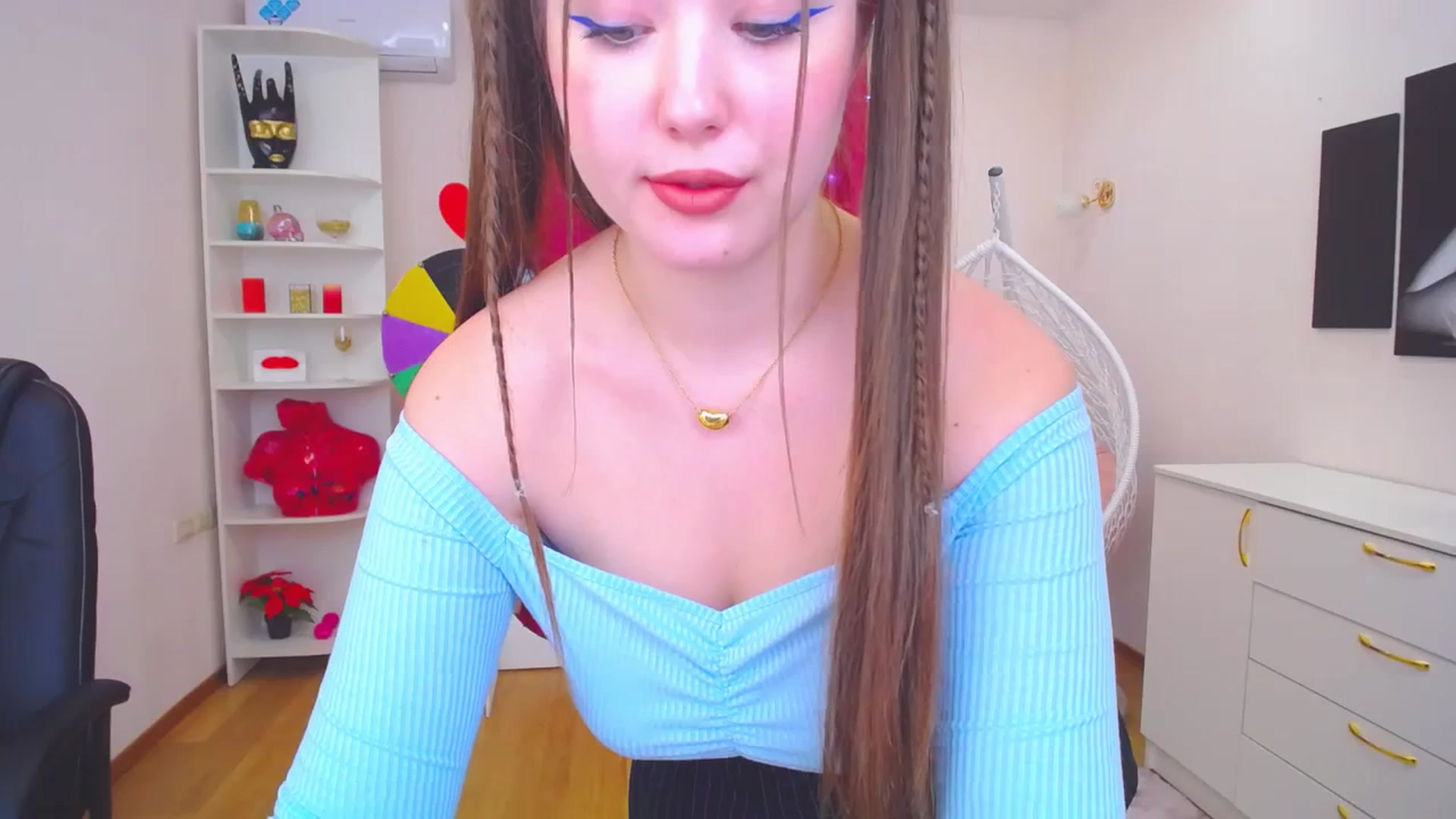 Gallery image thumbnail from AdmireMyEyes's myfreecams stream on, 11/25/2023, 17:48 image 17 of 20
