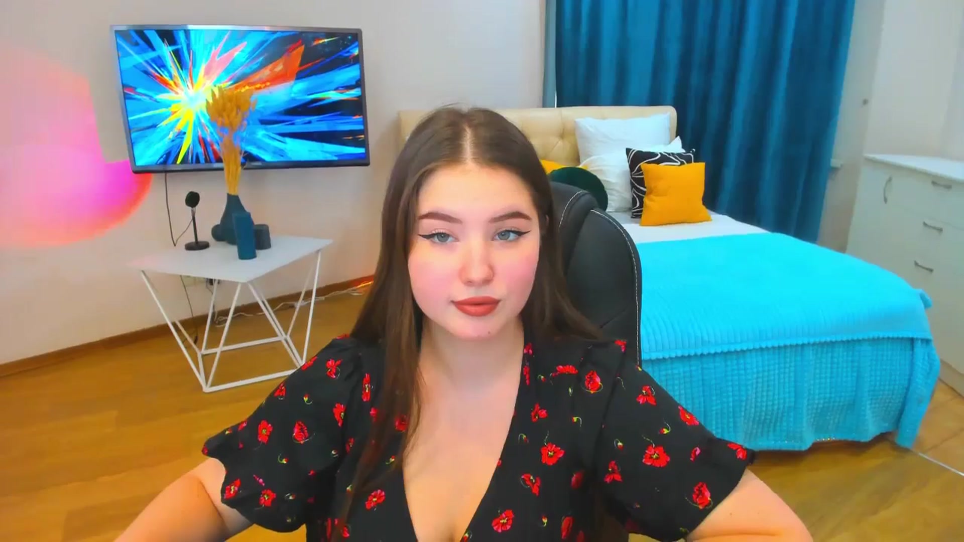 Gallery image thumbnail from AdmireMyEyes's myfreecams stream on, 12/04/2023, 09:10 image 5 of 20