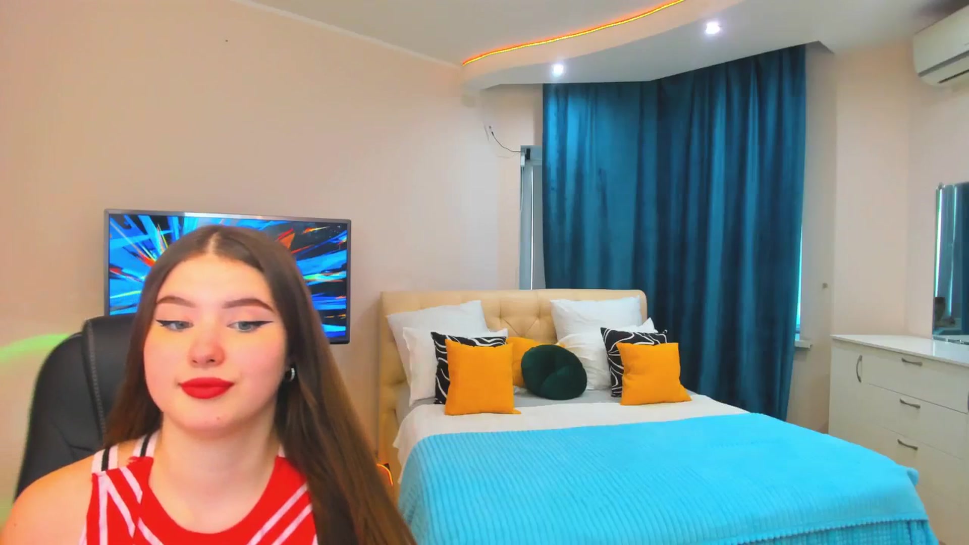 Gallery image thumbnail from AdmireMyEyes's myfreecams stream on, 12/06/2023, 07:47 image 5 of 20