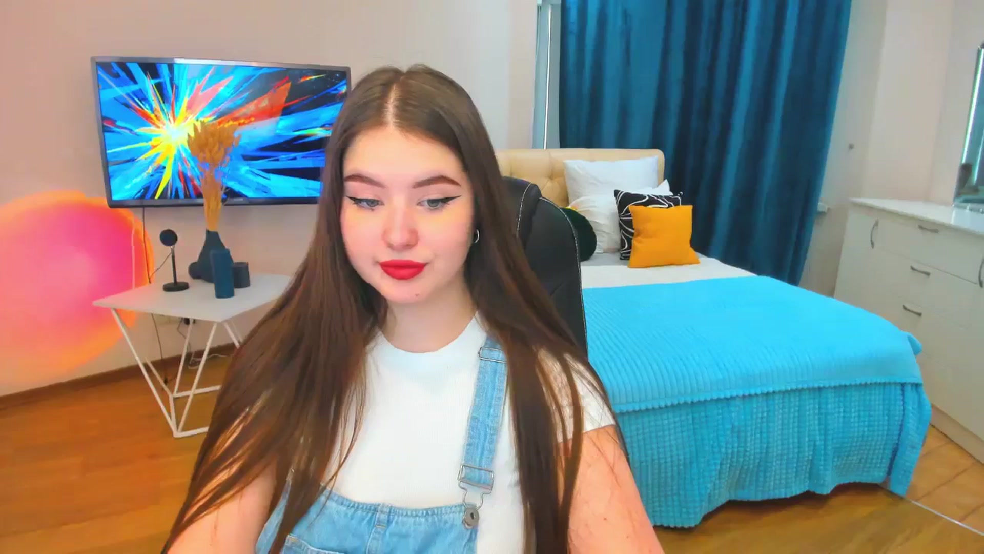 Gallery image thumbnail from AdmireMyEyes's myfreecams stream on, 12/06/2023, 09:13 image 18 of 20